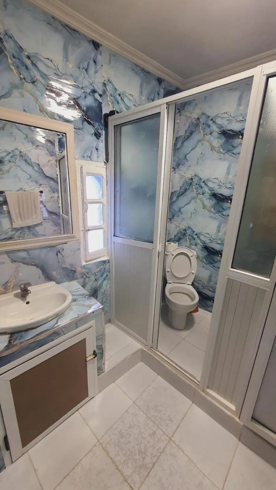 Toilet in Hostel ALINE