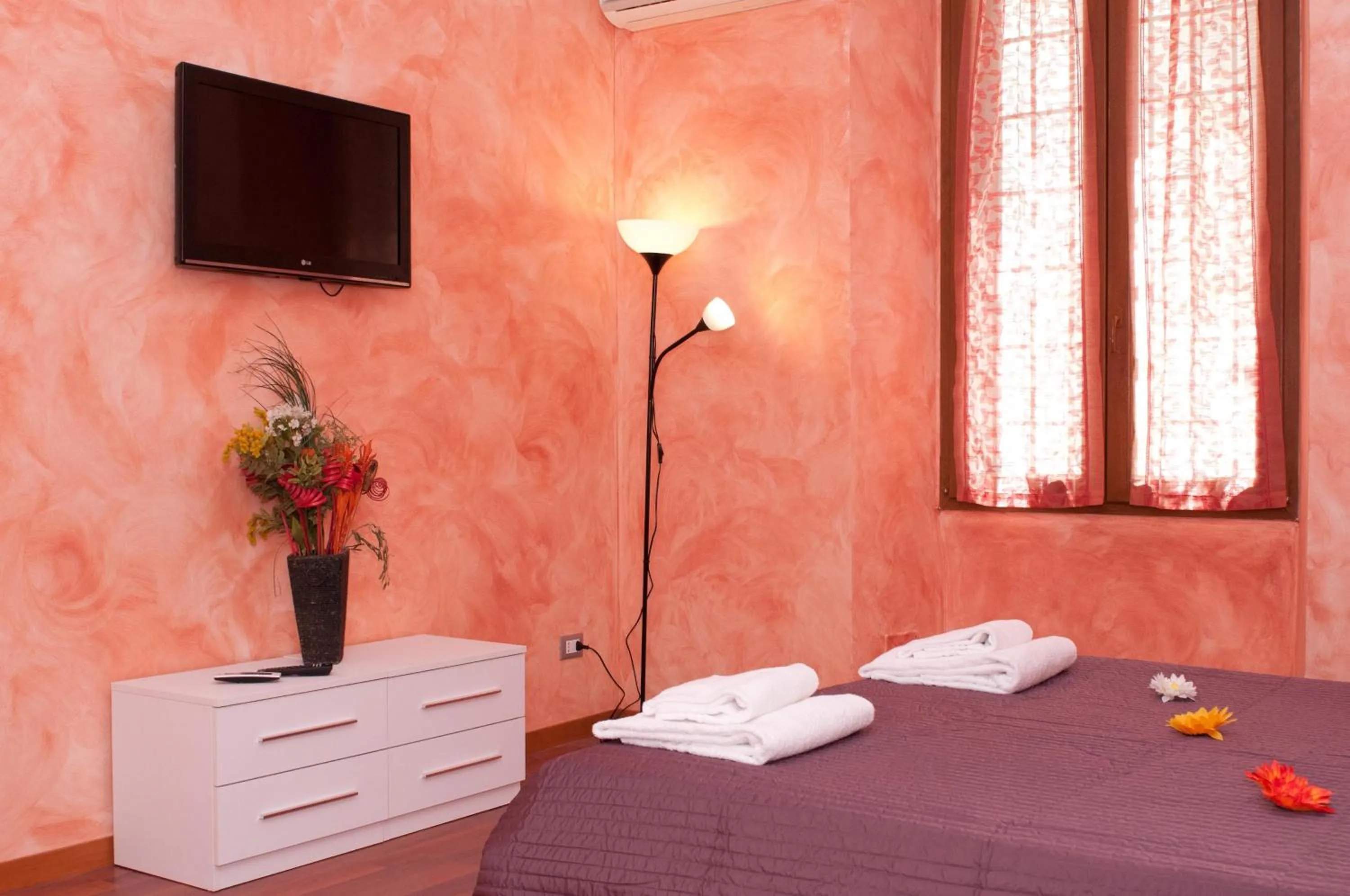 Day, Bed in Lucky Domus Esquilino