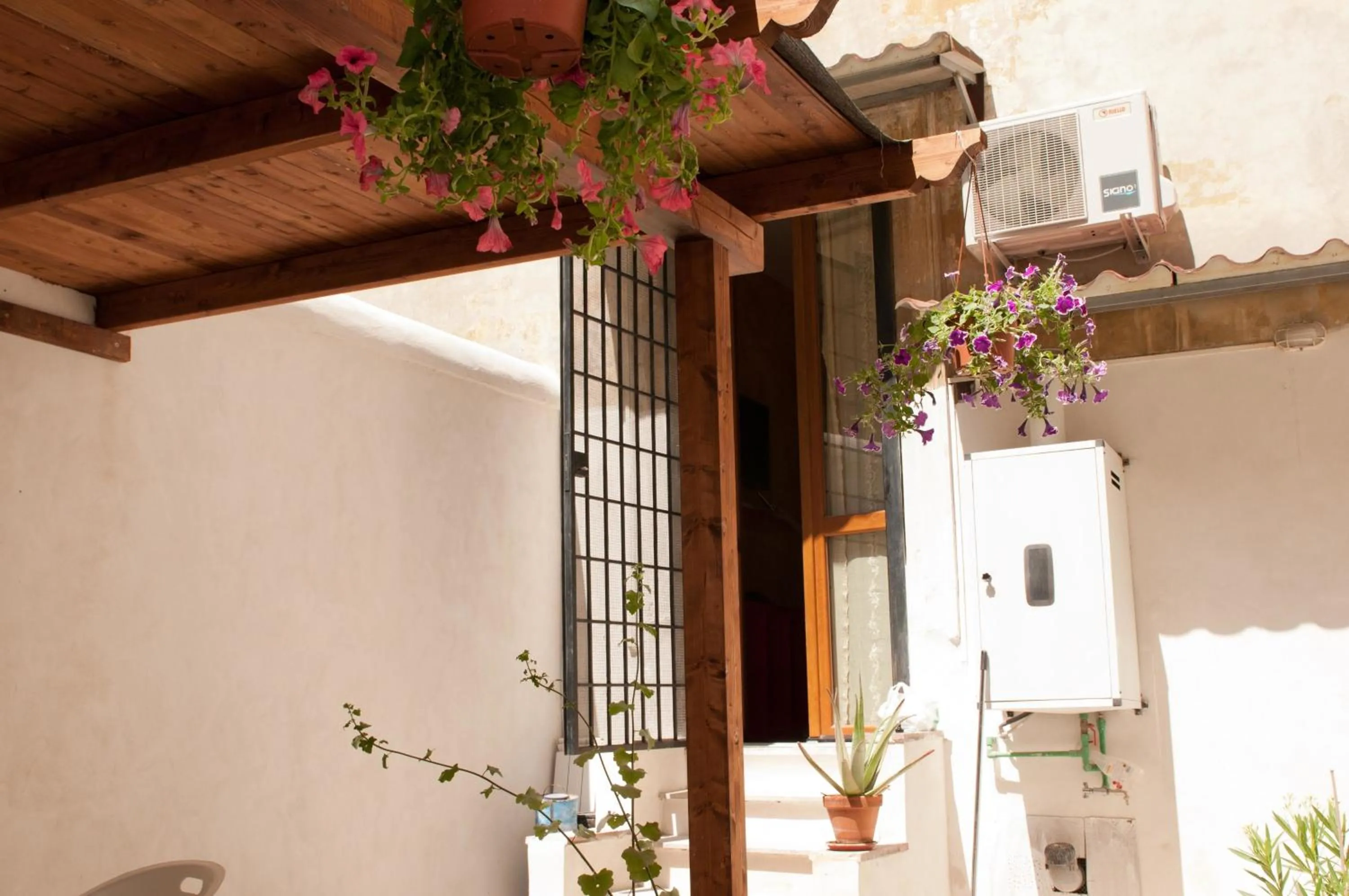 Facade/entrance in Lucky Domus Esquilino
