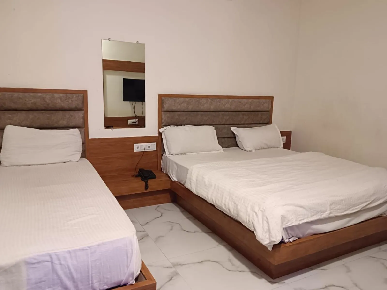 Bedroom, Bed in hotel sunrise inn