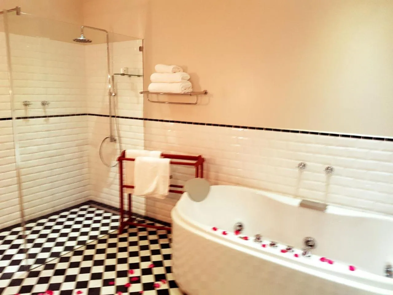 Shower in Royal St. Andrews Hotel, Spa and Conference Centre