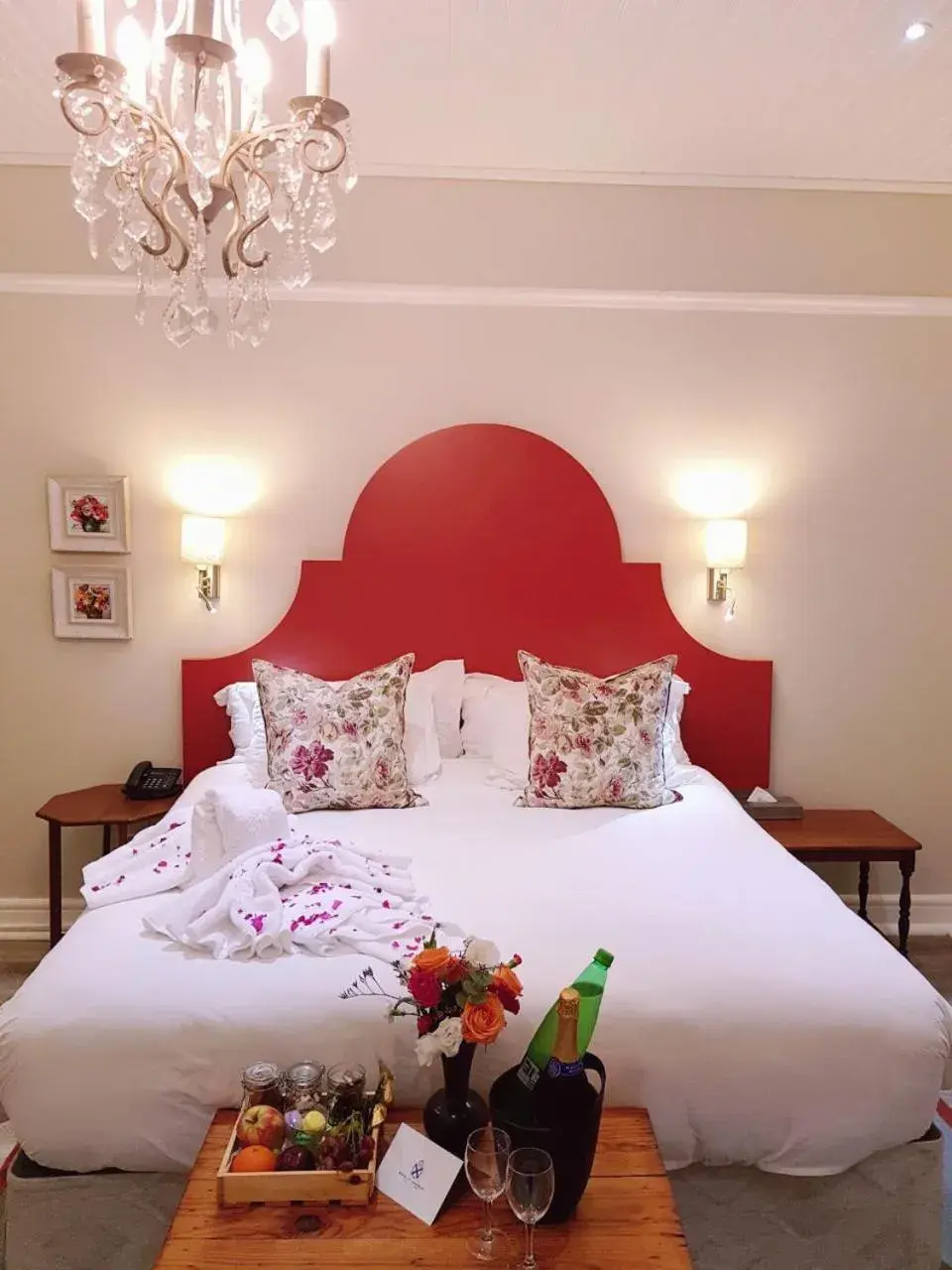 Superior Suite - single occupancy in Royal St. Andrews Hotel, Spa and Conference Centre Superior Suite - single occupancy in Royal St. Andrews Hotel, Spa and Conference Centre