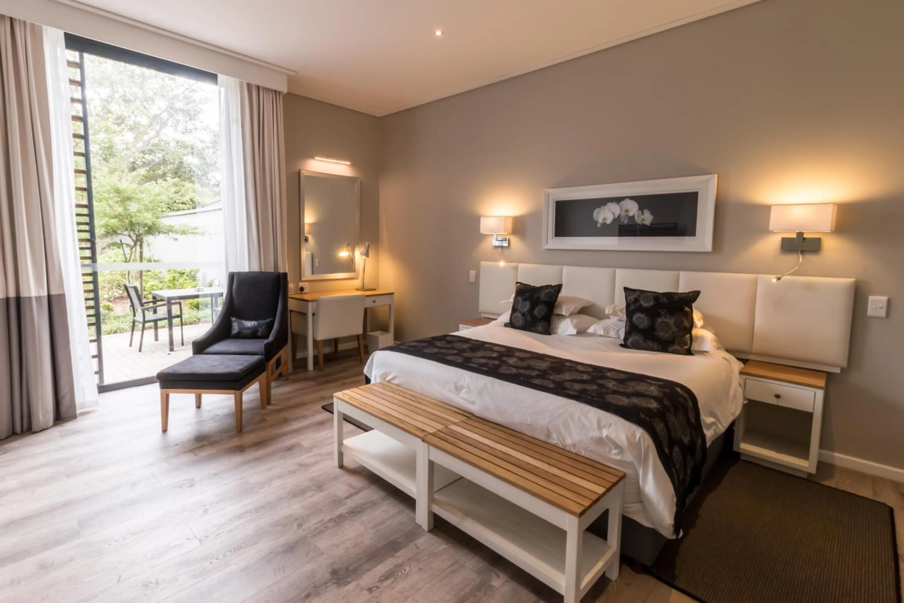 Bedroom, Bed in Royal St. Andrews Hotel, Spa and Conference Centre