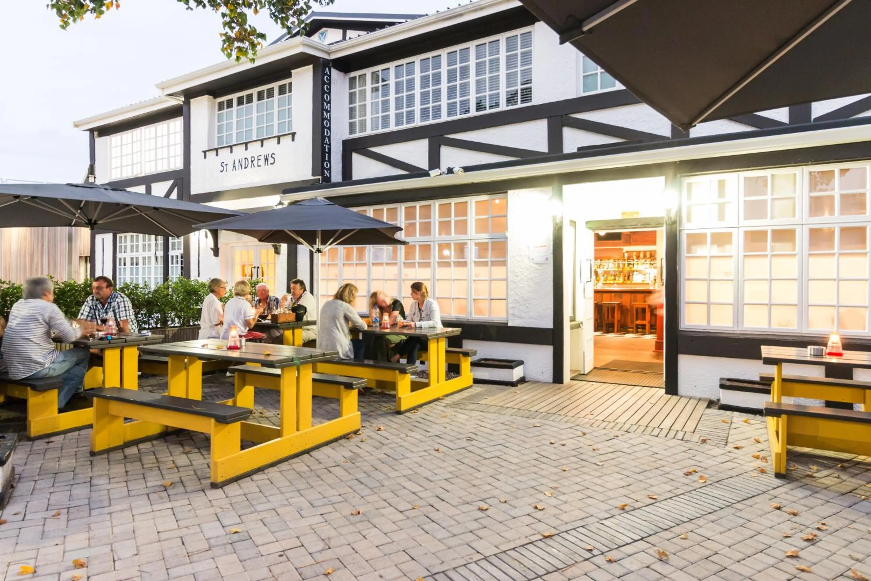 Lounge or bar in Royal St. Andrews Hotel, Spa and Conference Centre