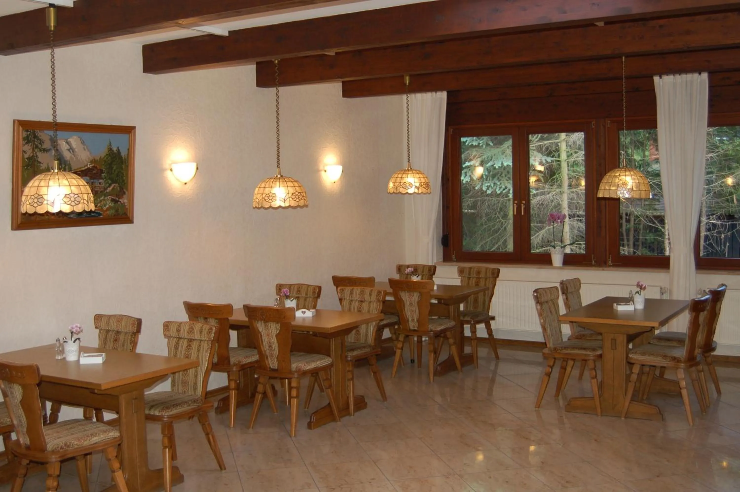 Restaurant/places to eat in Hotel am Weißdornbusch