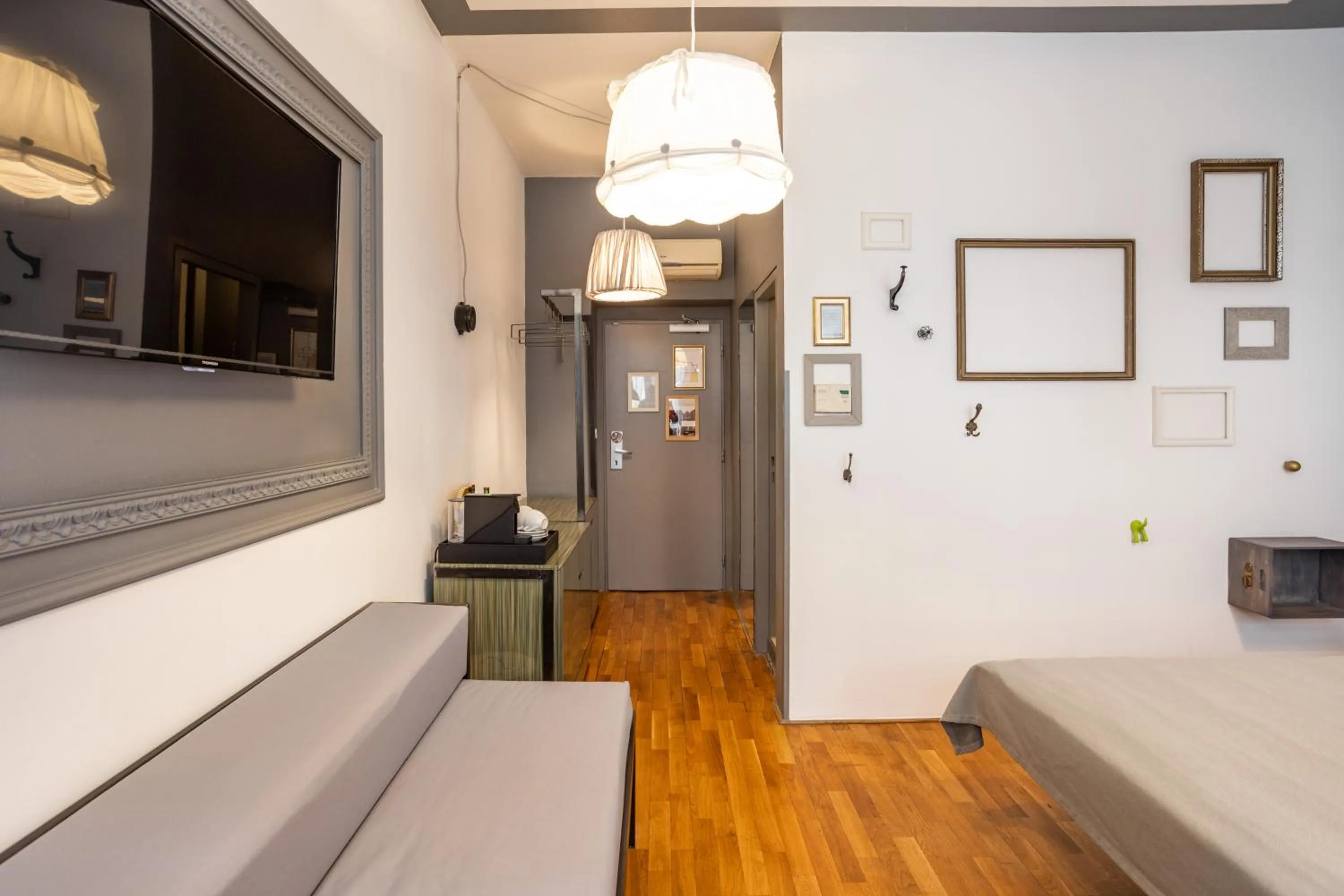 Bedroom, Bed in Miss Sophie's New Town & Wellness