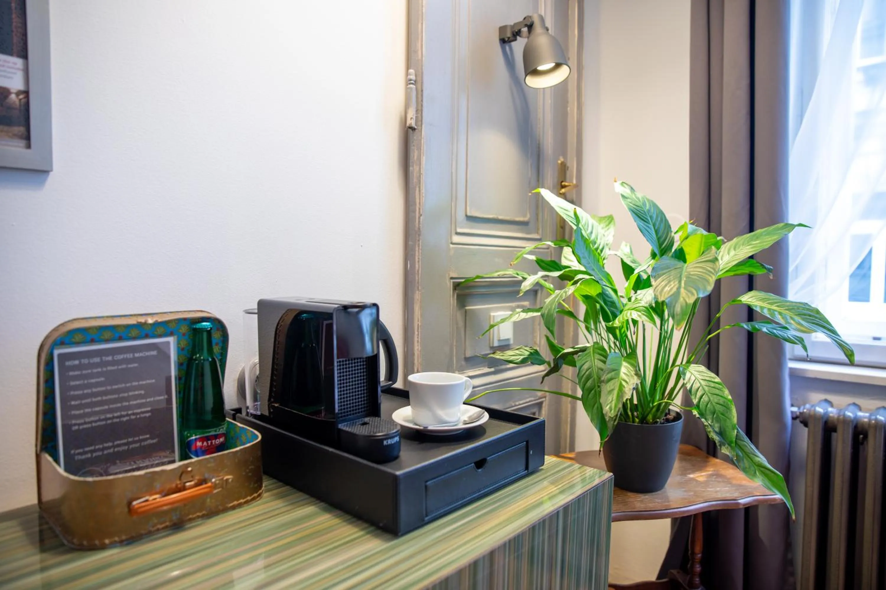 Coffee/tea facilities in Miss Sophie's New Town & Wellness