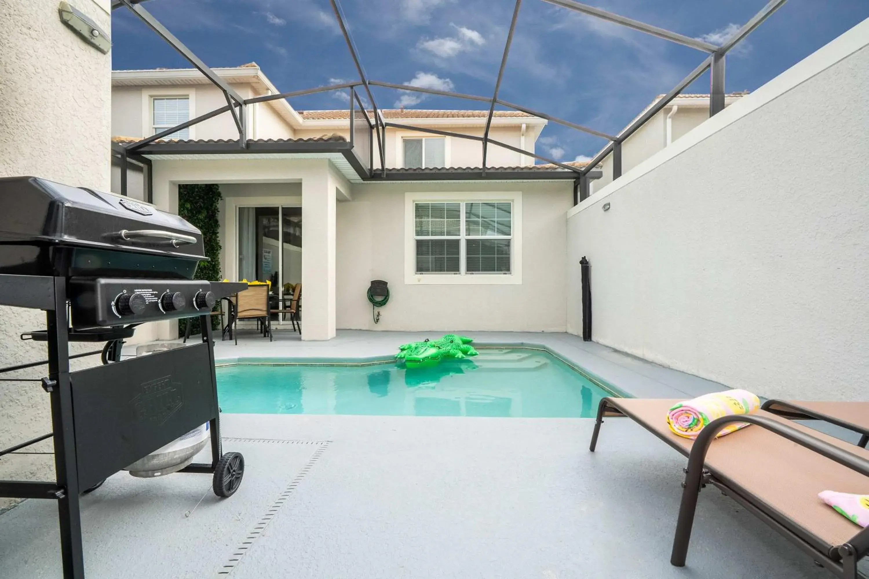Vibrant 5Bd w Private Pool & Waterpark at Storey Lake 4811M Vibrant 5Bd w Private Pool & Waterpark at Storey Lake 4811M