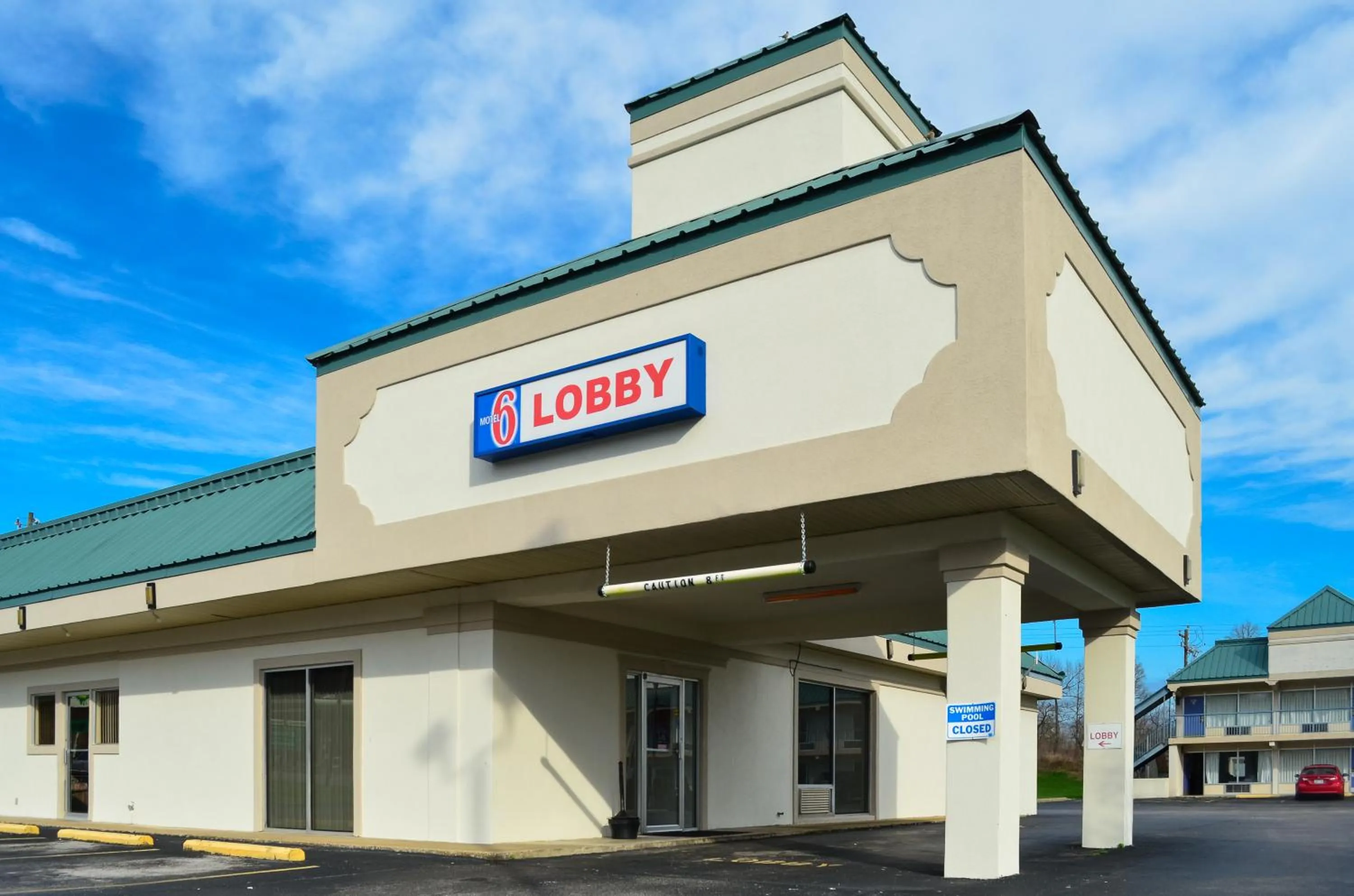 Facade/entrance in Motel 6-Pulaski, TN