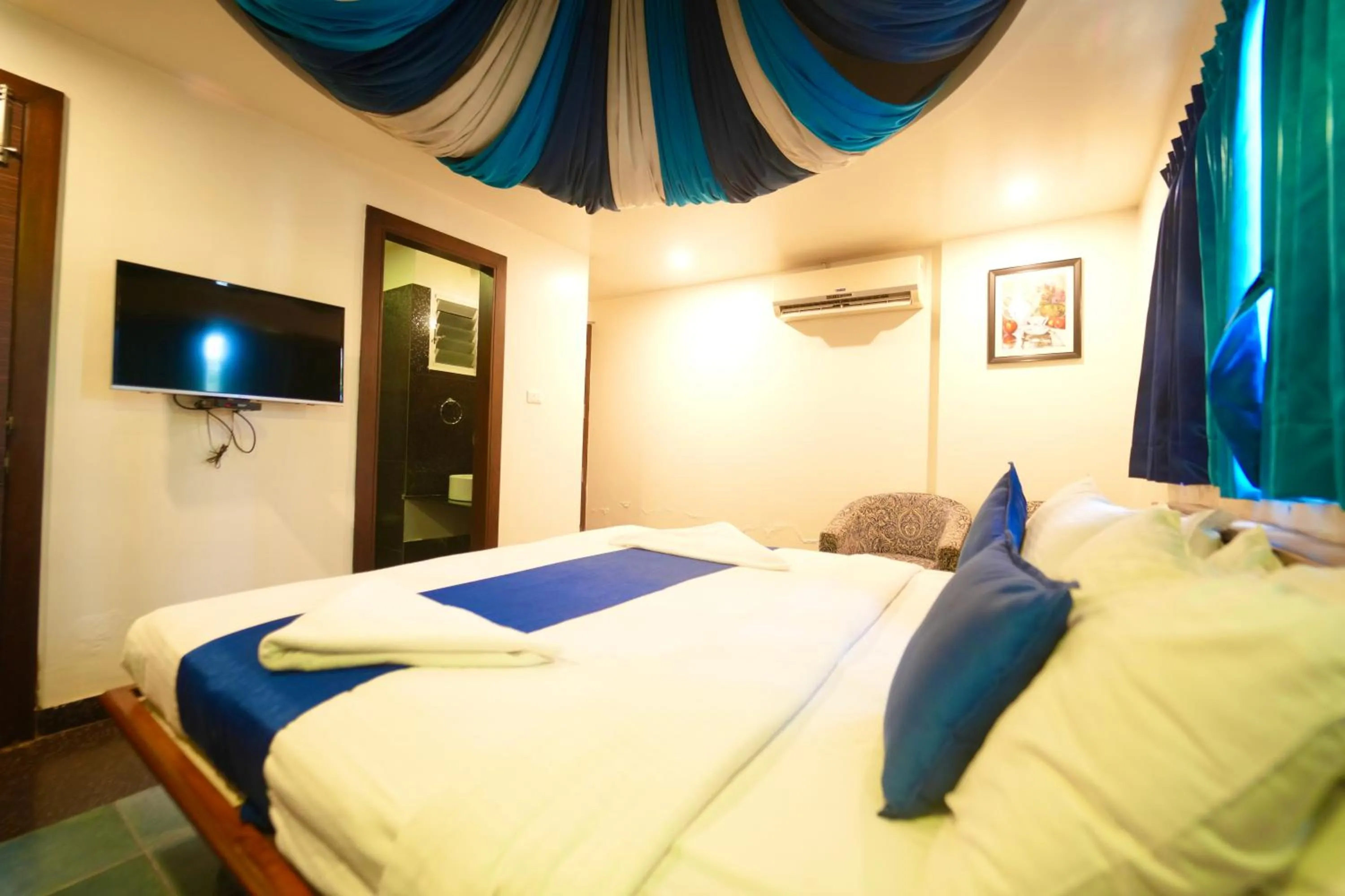 Bed in Sepoy Grande Mysore