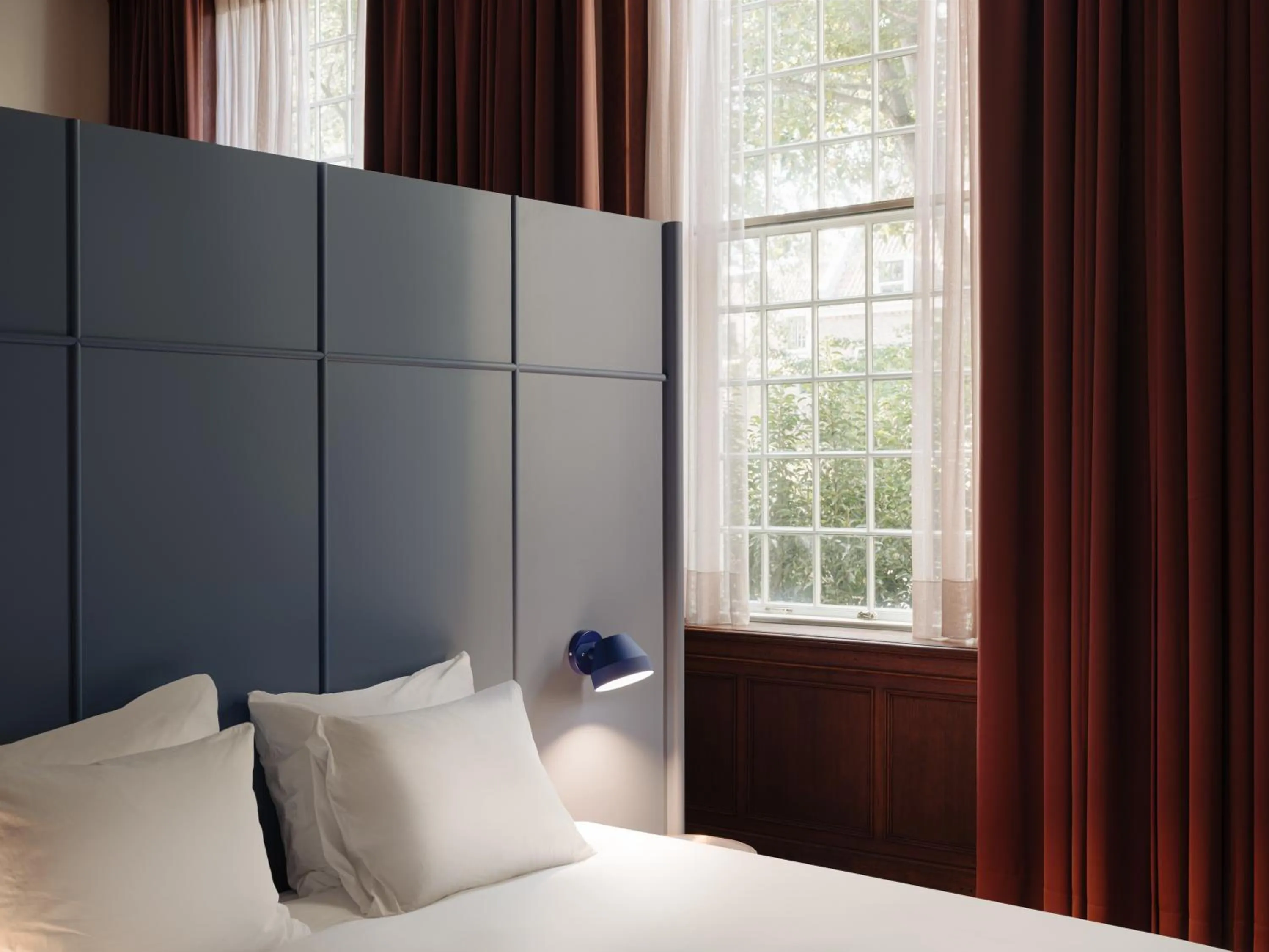 Bed in Conscious Hotel Oudegracht