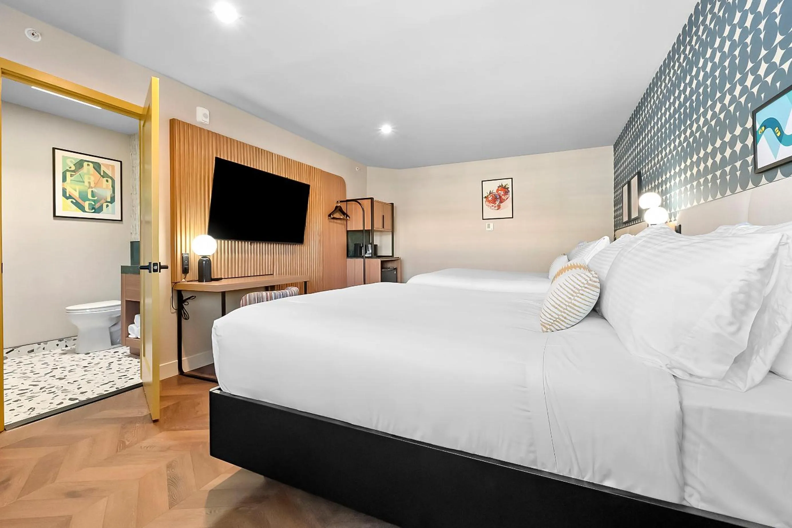 Photo of the whole room, Bed in Star Motel