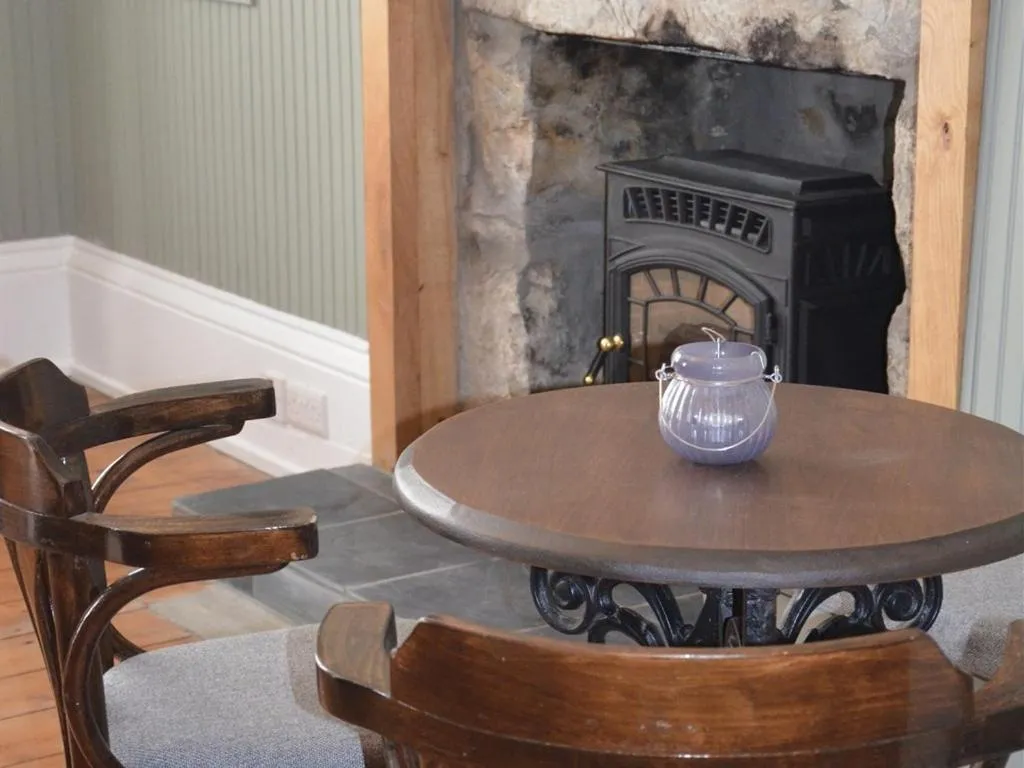 Lounge or bar in The Courie Inn