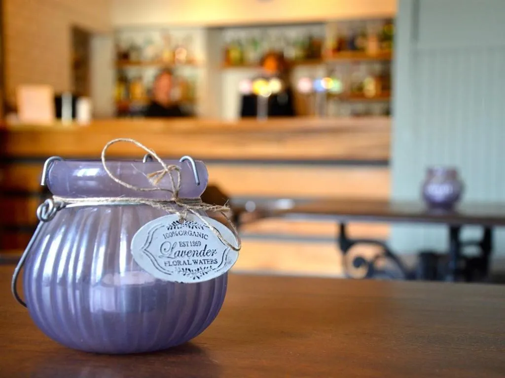 Lounge or bar in The Courie Inn