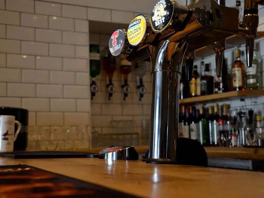 Lounge or bar in The Courie Inn