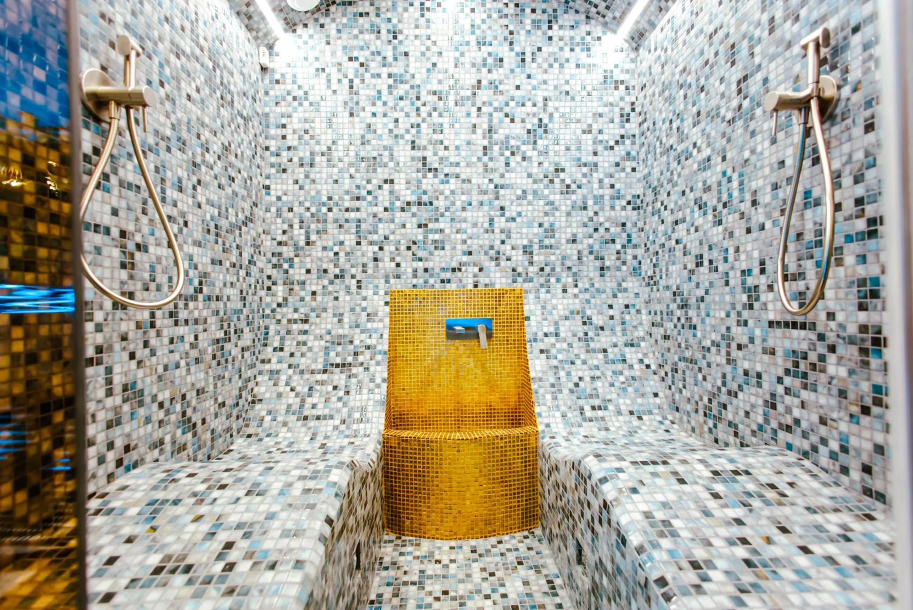 Swimming pool in Carat Hotel Yerevan