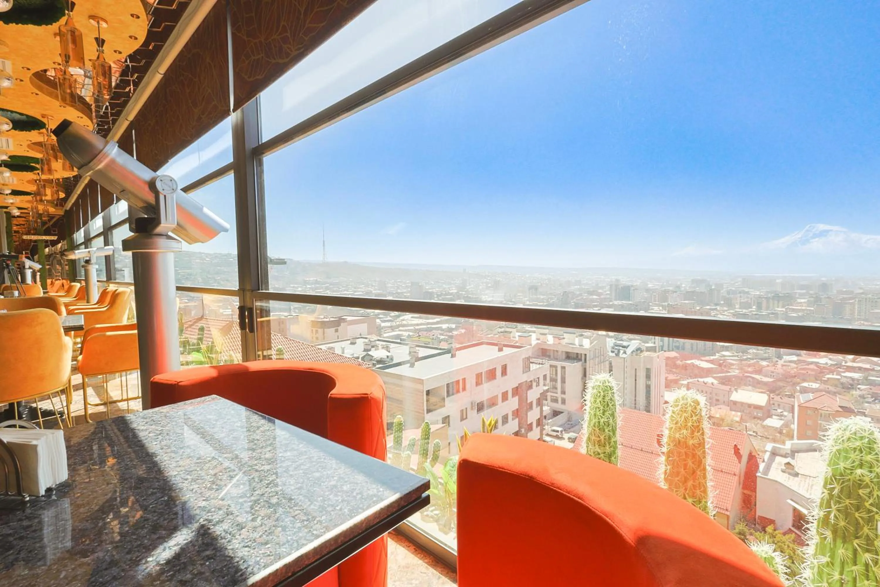 Restaurant/places to eat in Carat Hotel Yerevan