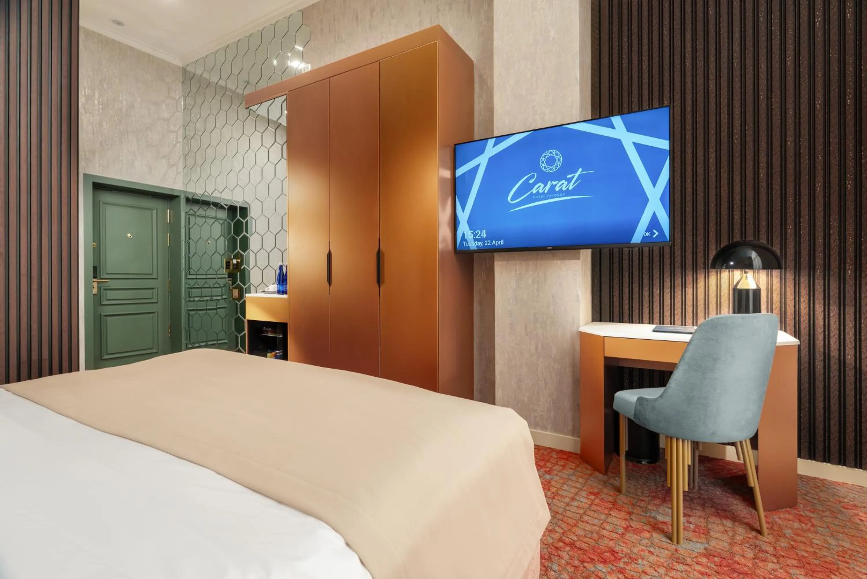 TV and multimedia, Bed in Carat Hotel Yerevan