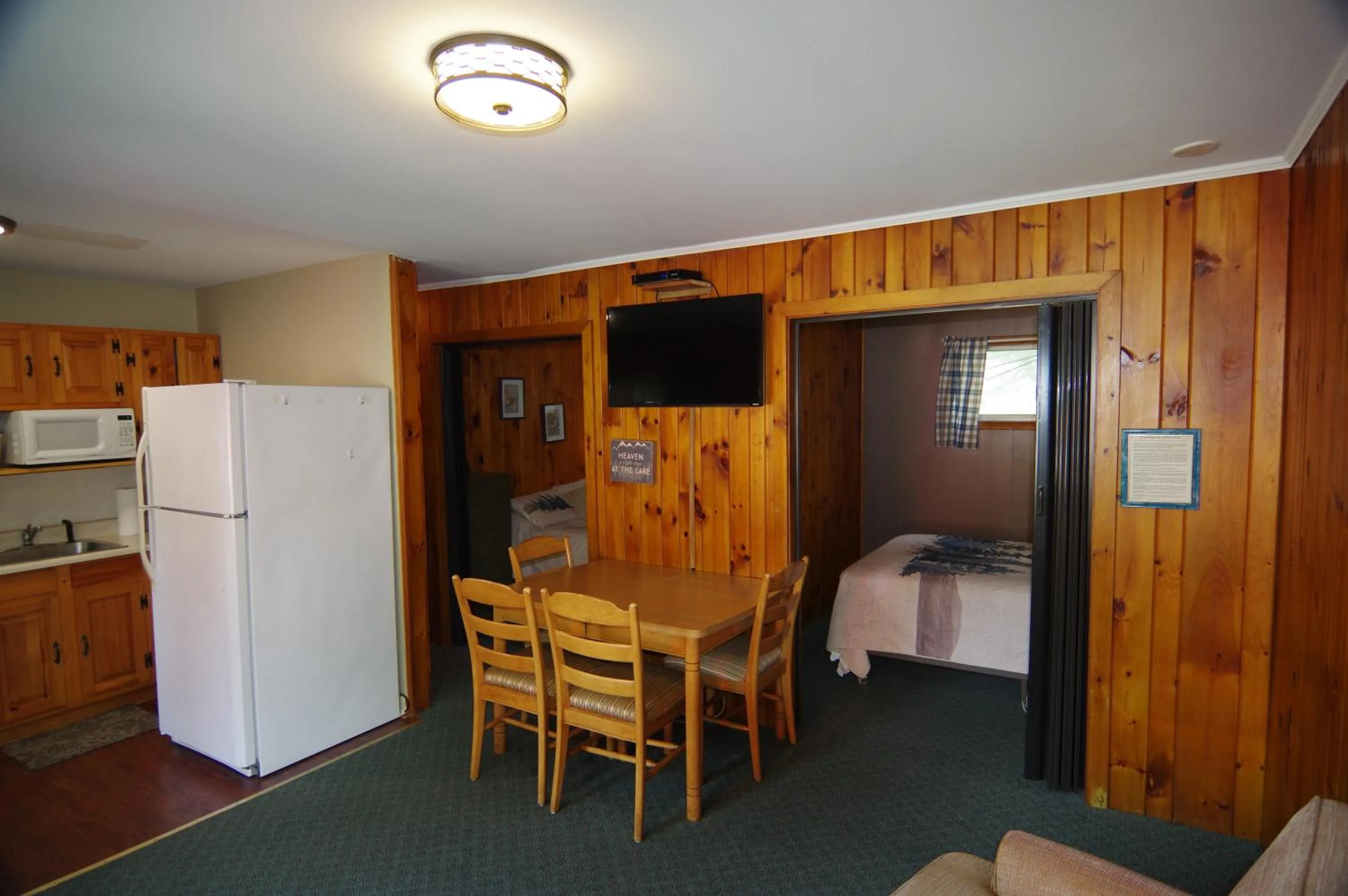 Bed in Cramers Point Lake Breeze