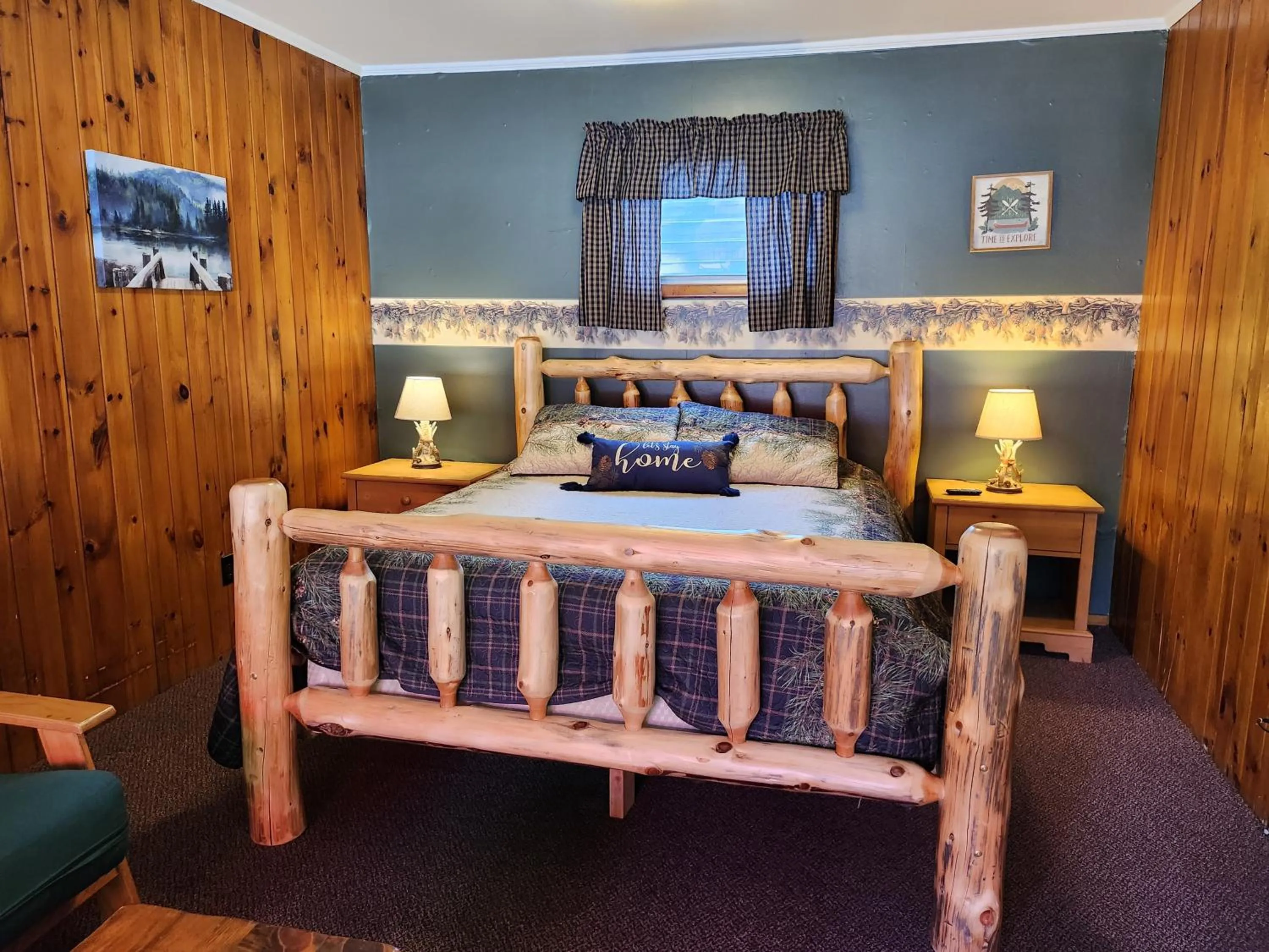 Bed in Cramers Point Lake Breeze