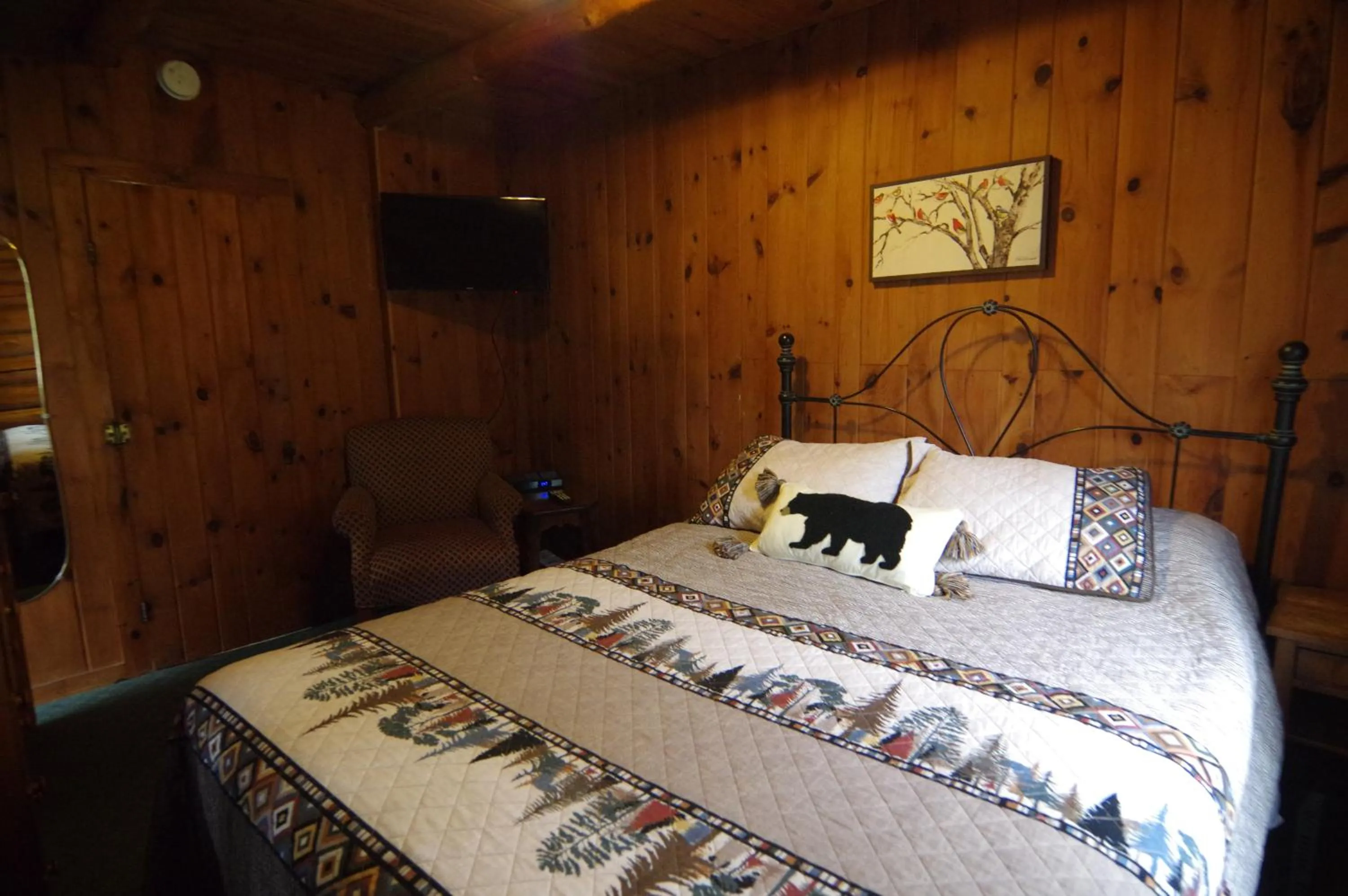 Bed in Cramers Point Lake Breeze