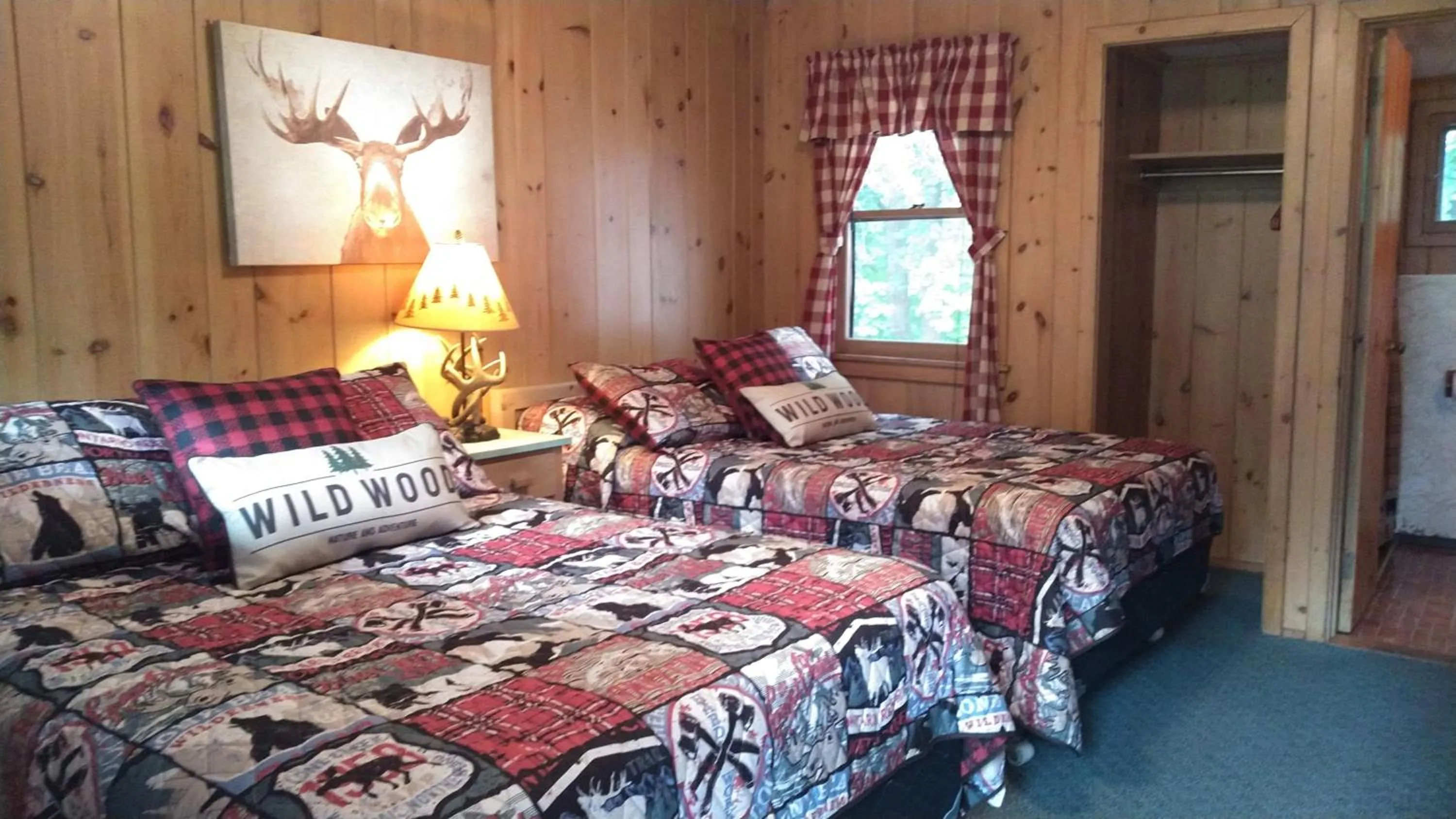 Bed in Cramers Point Lake Breeze