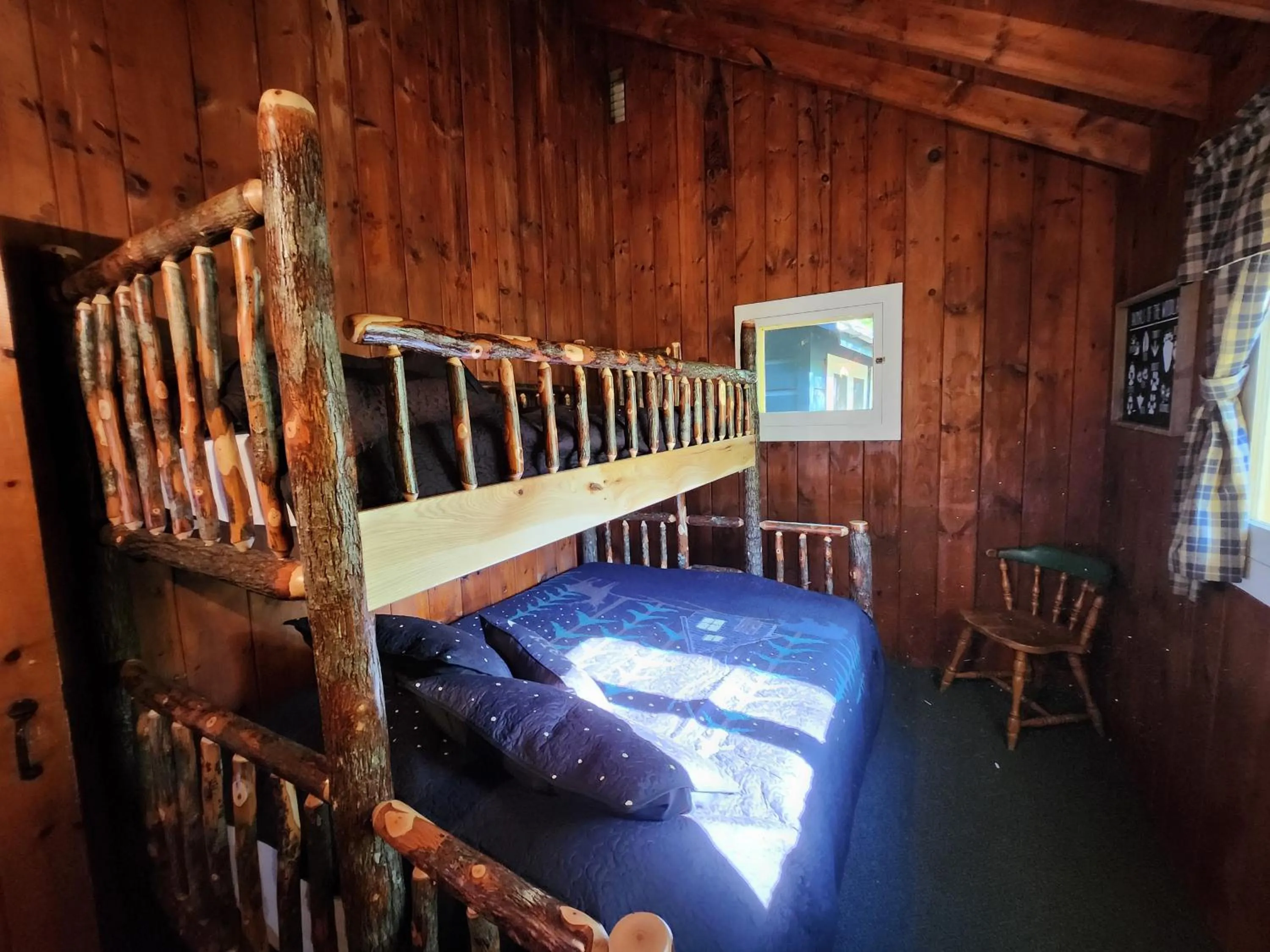 Bed in Cramers Point Lake Breeze