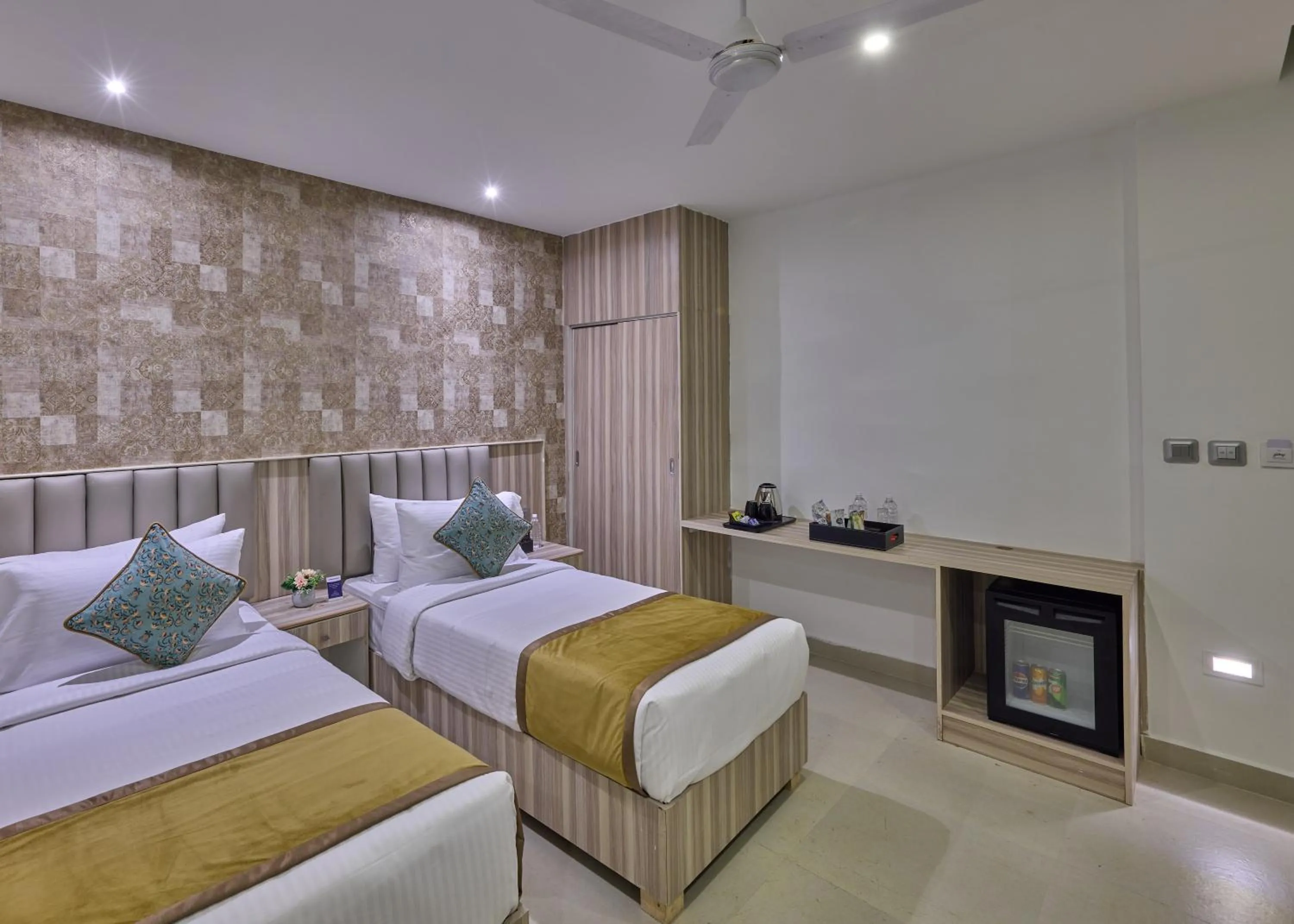 Deluxe Twin Room - single occupancy in Grand Continent T Nagar