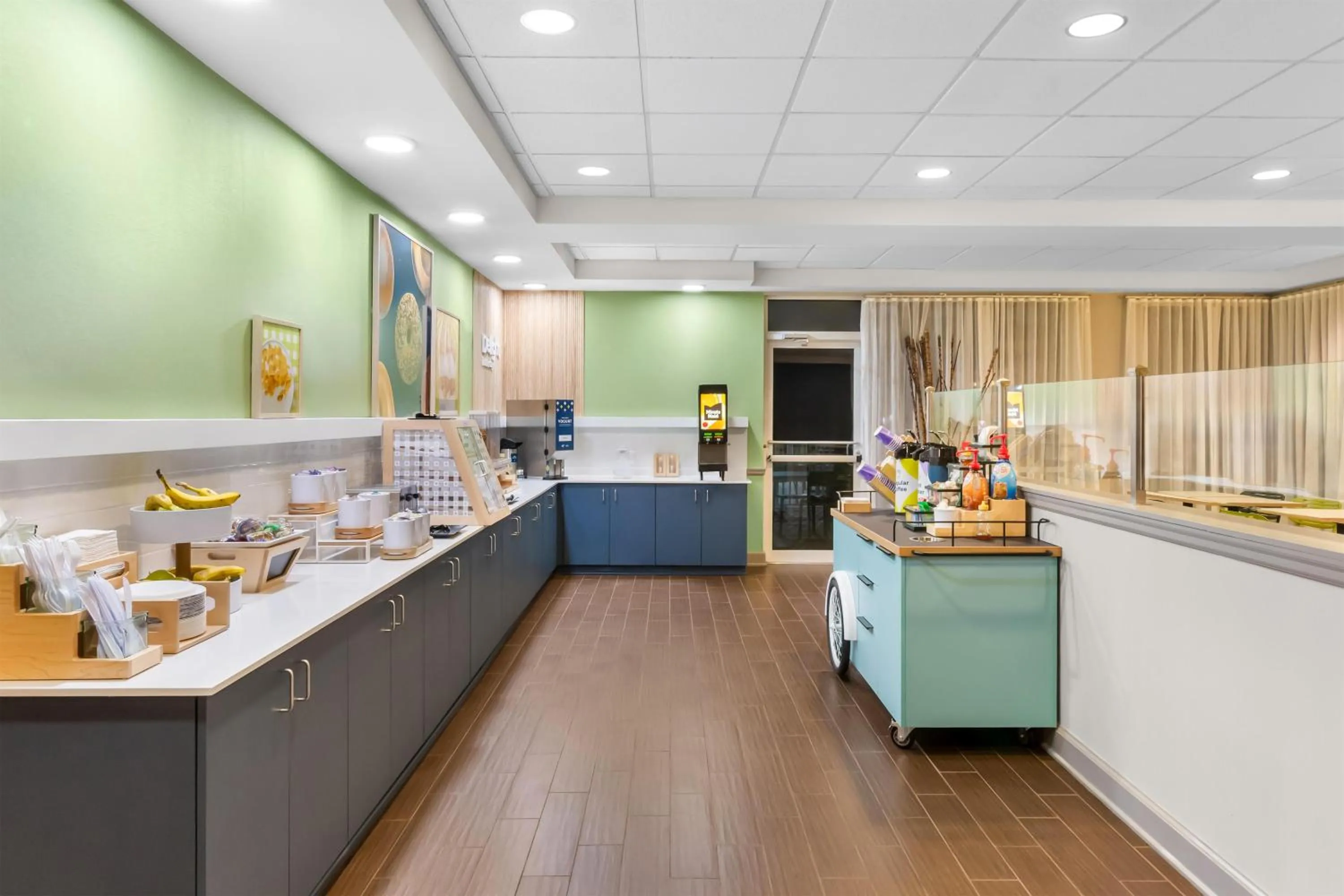 Breakfast in Spark by Hilton Dothan