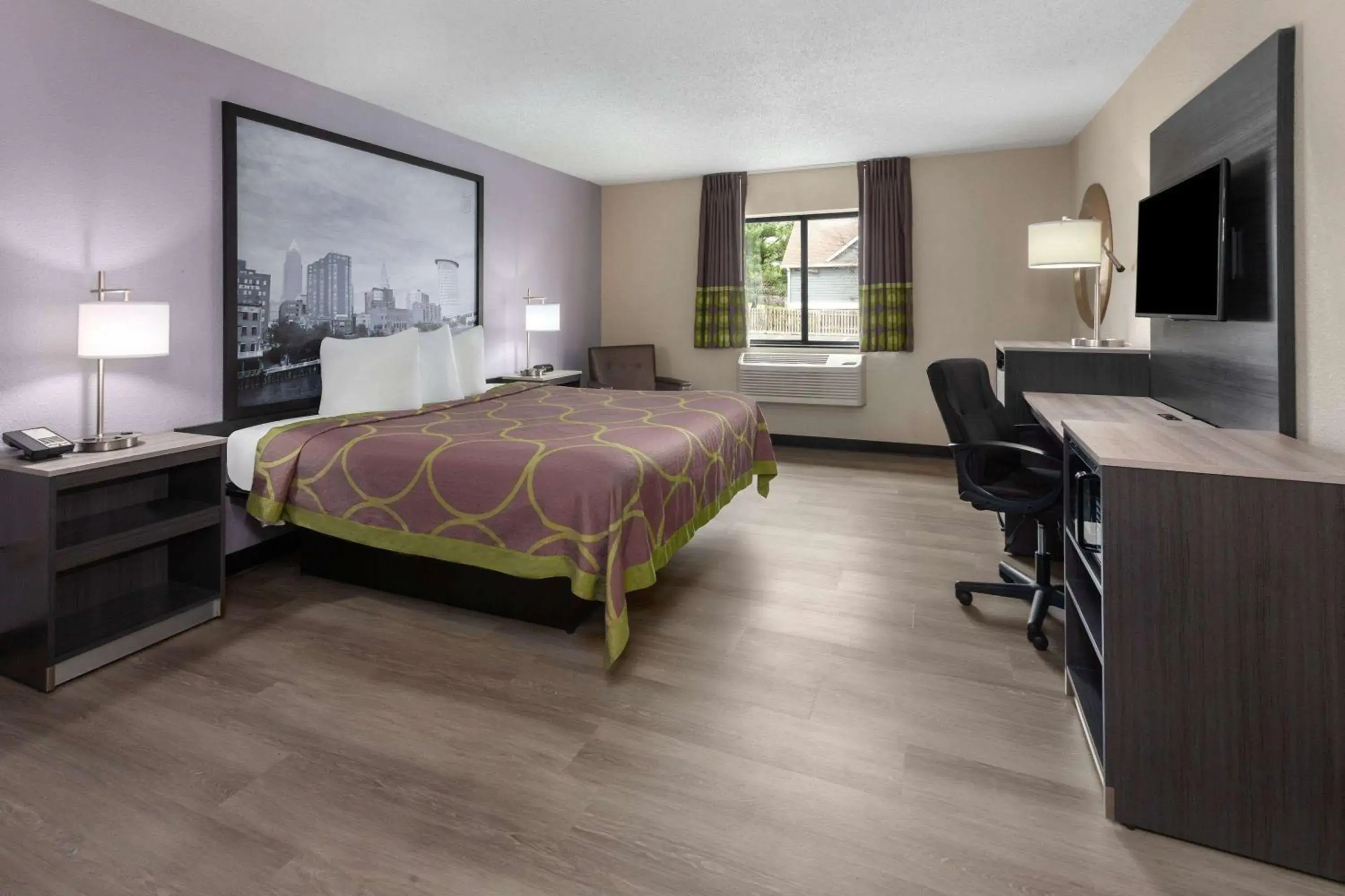 King Room with Jetted Tub - Non-Smoking in Super 8 by Wyndham Copley Akron King Room with Jetted Tub - Non-Smoking in Super 8 by Wyndham Copley Akron