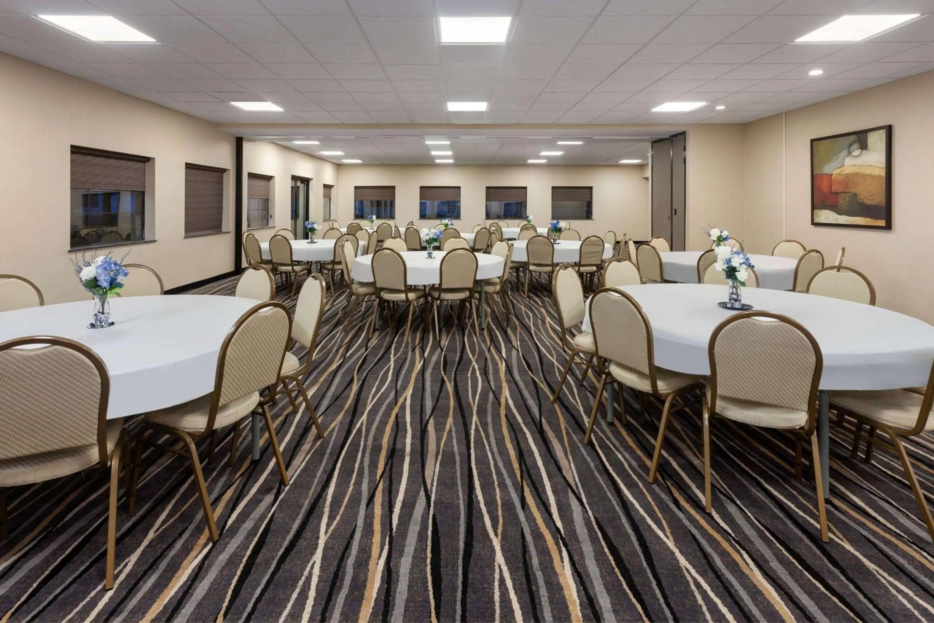 Meeting/conference room in Super 8 by Wyndham Copley Akron