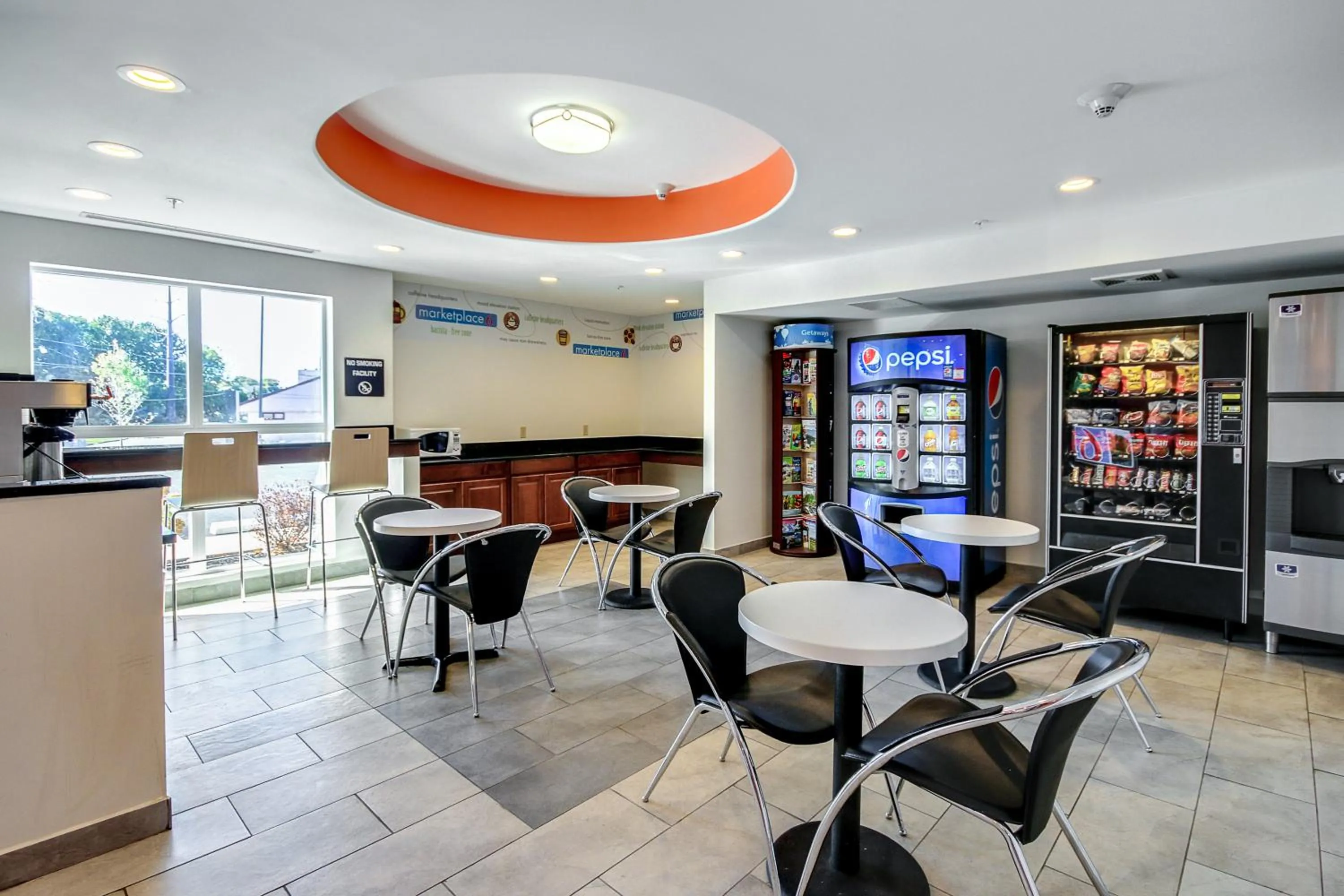 Restaurant/places to eat in Motel 6-Allentown, PA
