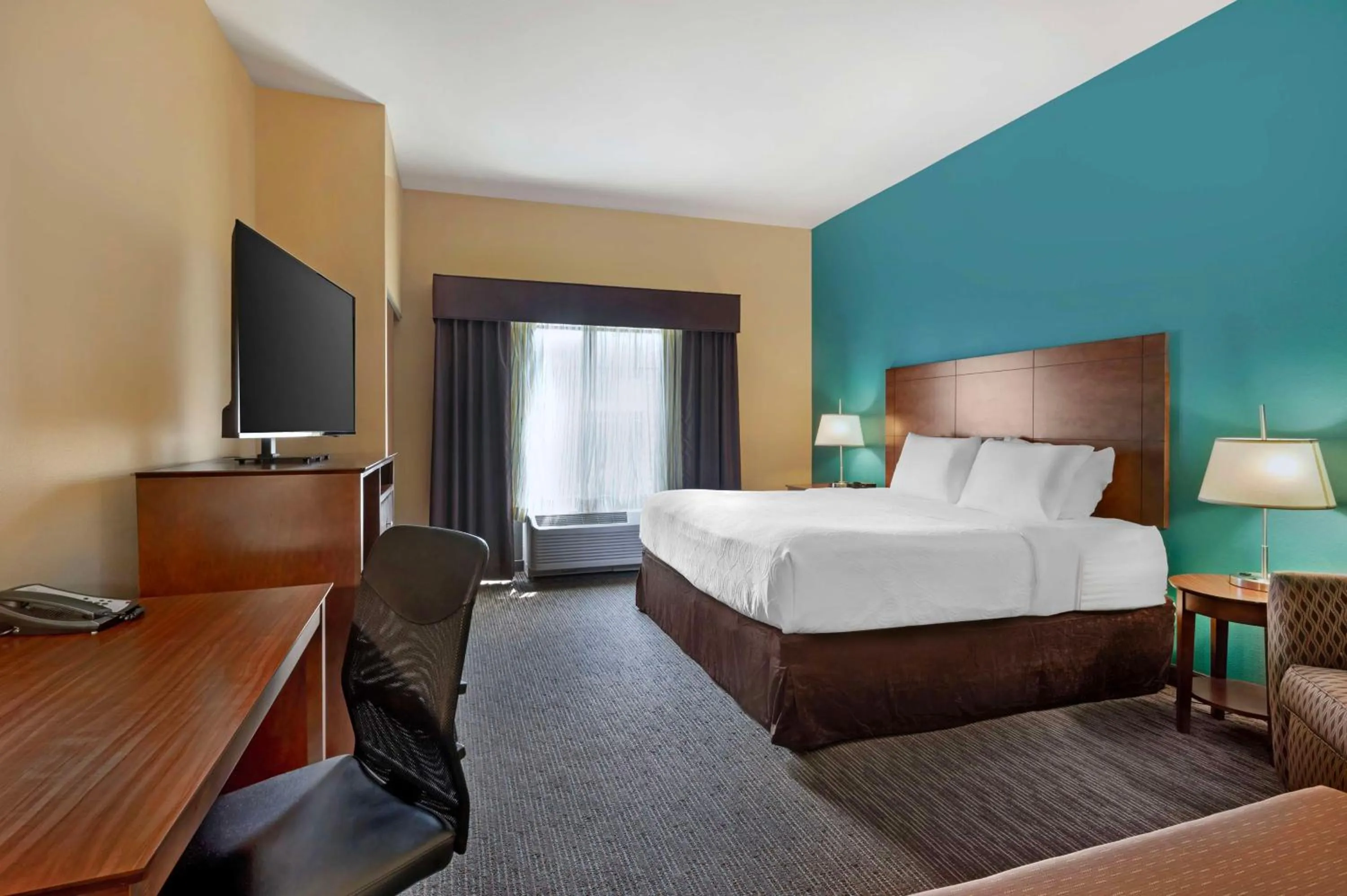 Bedroom, Bed in Best Western Plus French Lick