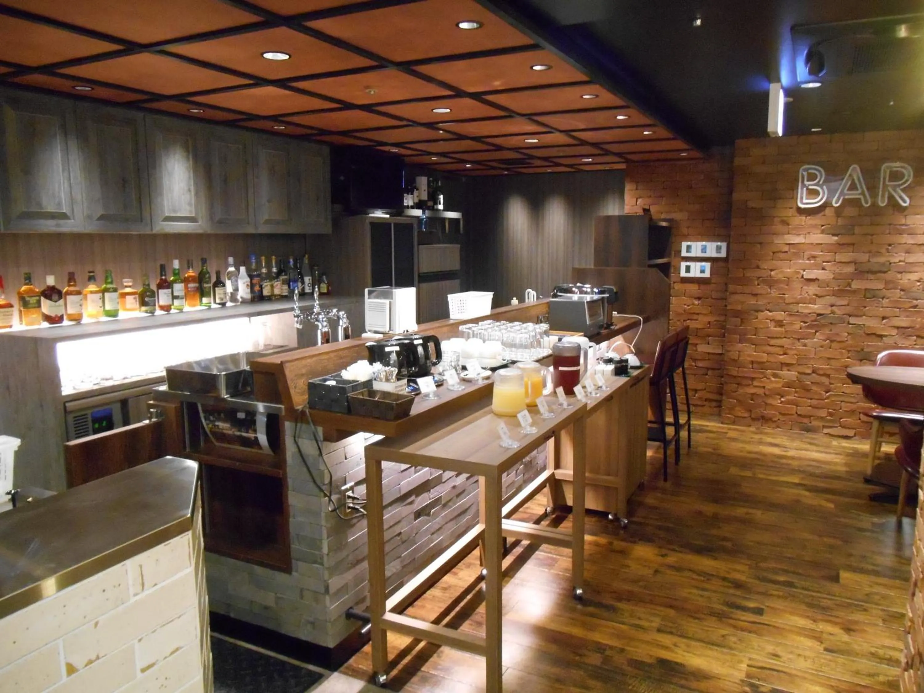 Restaurant/places to eat in Grand Central Hotel