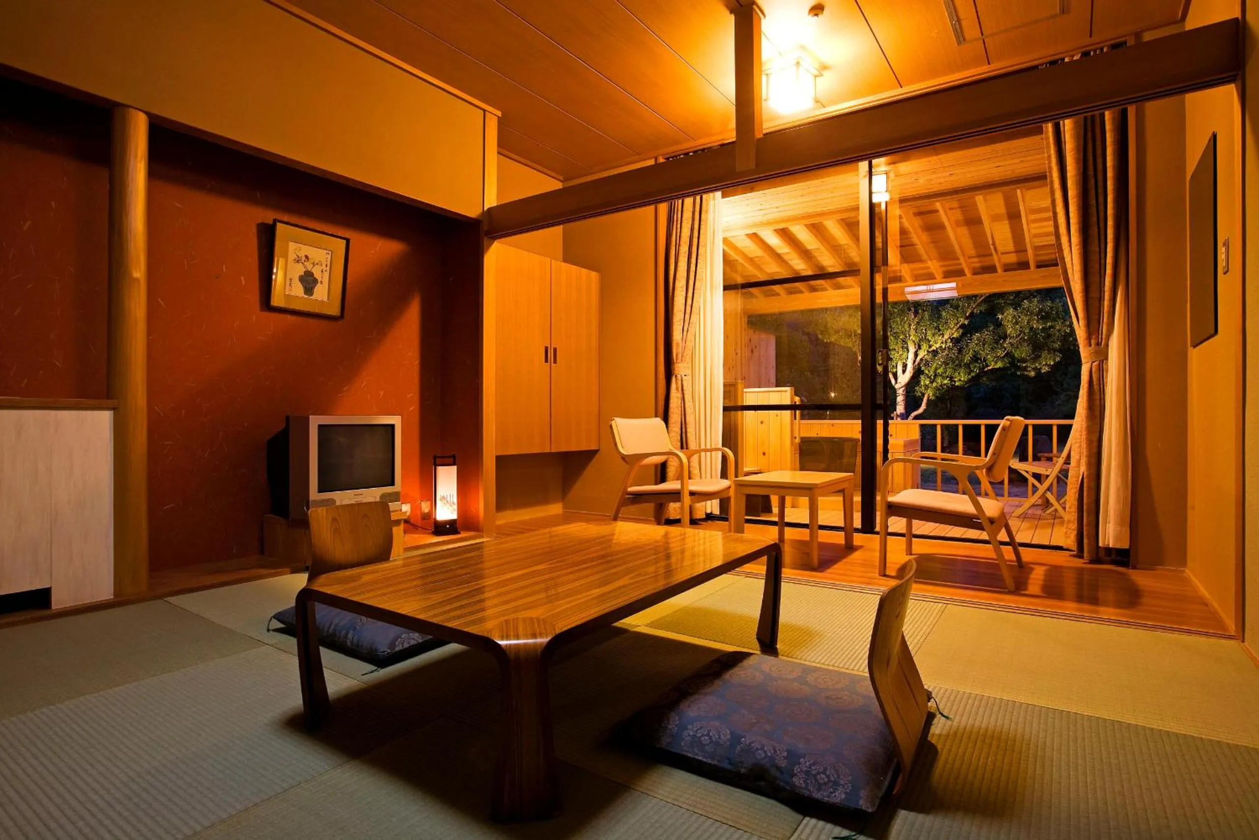 Photo of the whole room in Sennomori