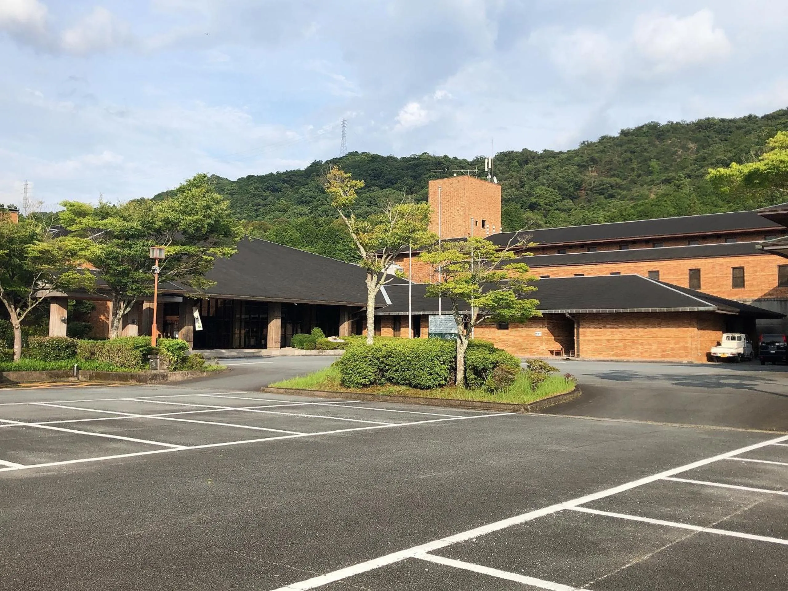 Parking in Sennomori