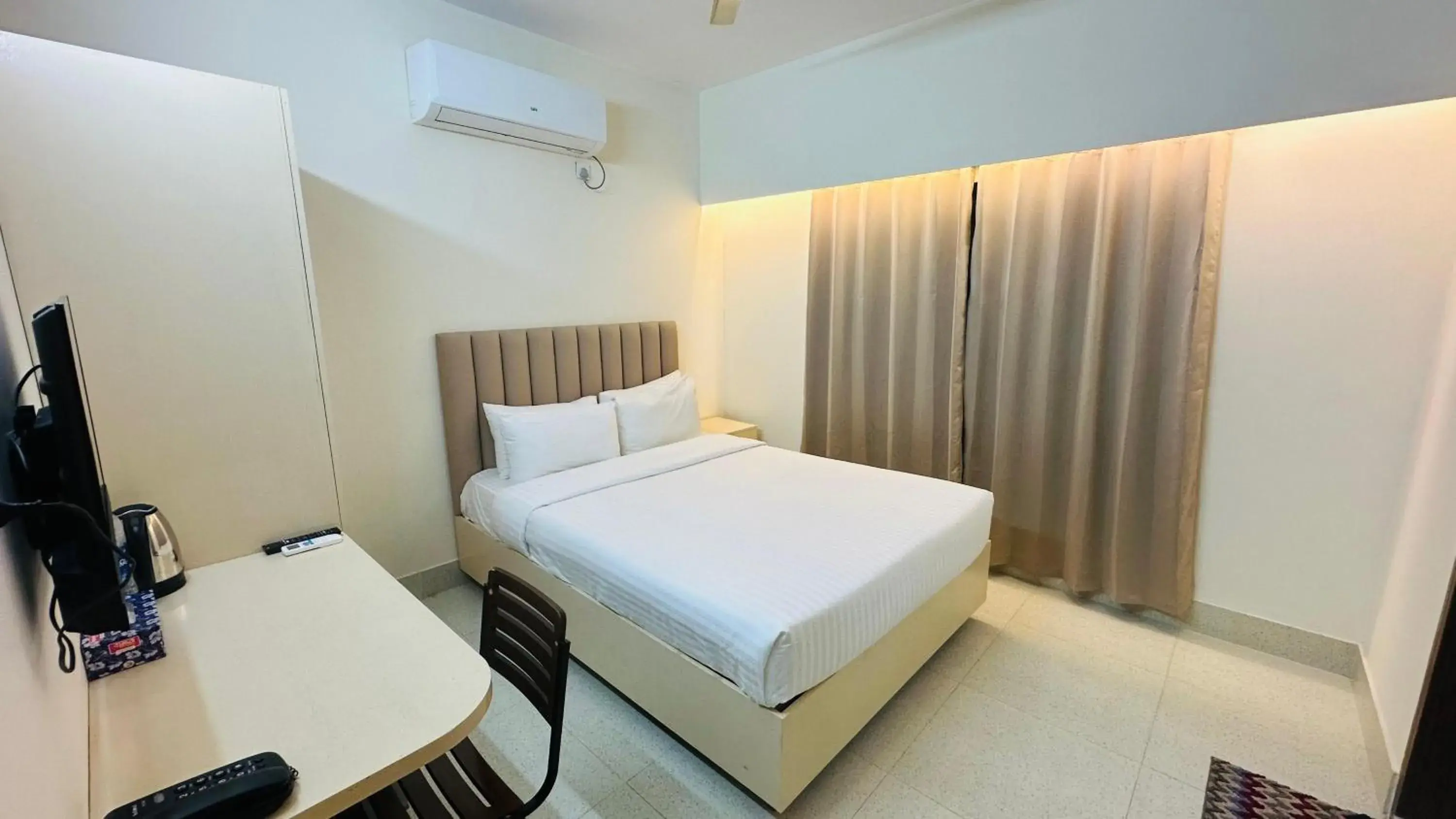 Superior Single Room - single occupancy in Royal Regent Suites Dhaka Superior Single Room - single occupancy in Royal Regent Suites Dhaka