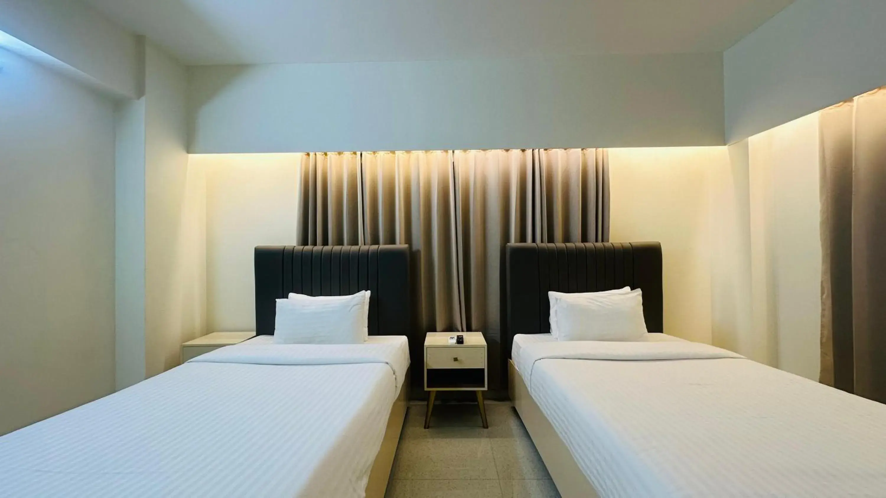 Deluxe Twin Room in Royal Regent Suites Dhaka Deluxe Twin Room in Royal Regent Suites Dhaka