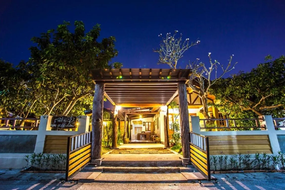 Facade/entrance in Tree Home Plus