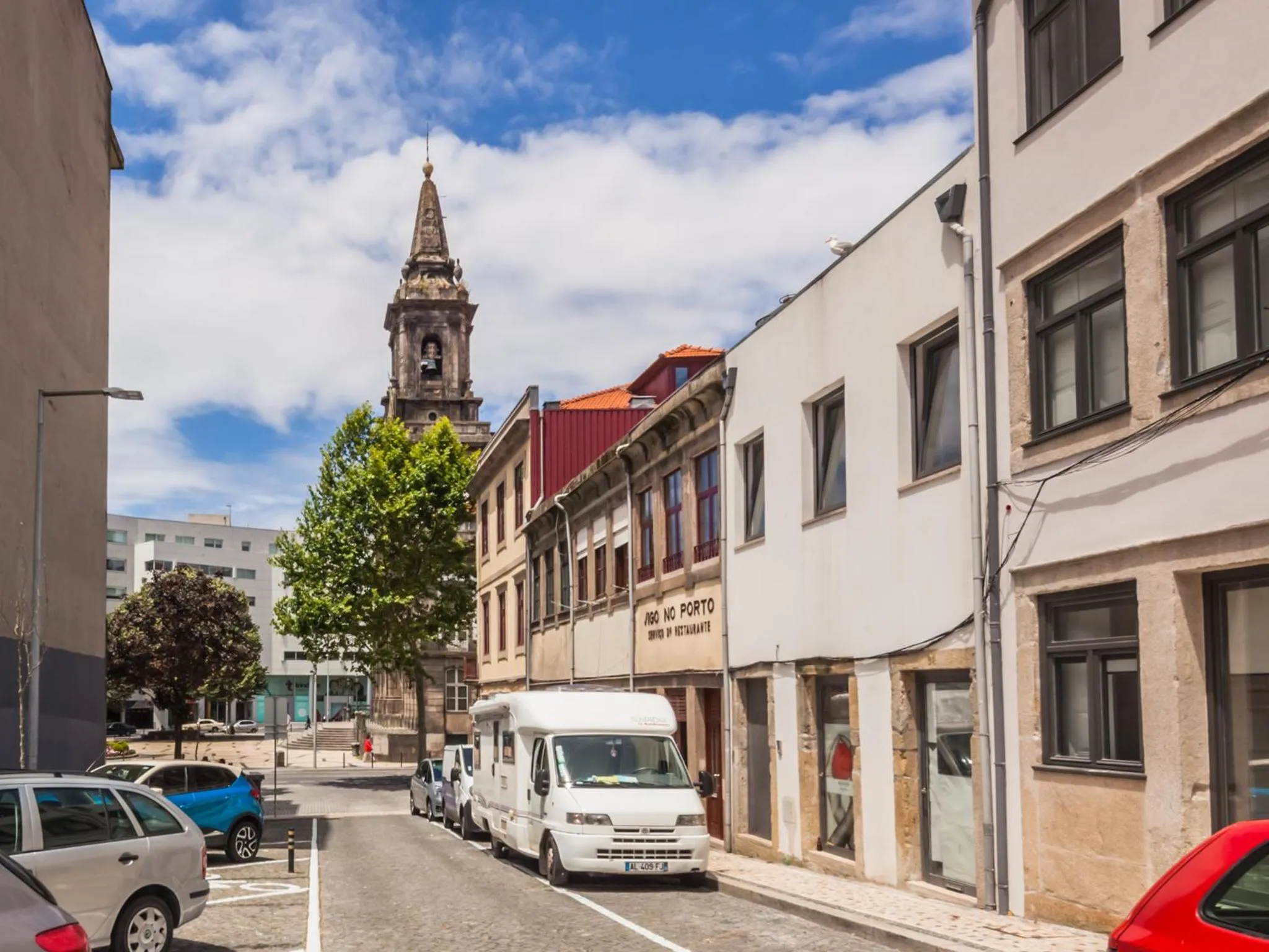 Facade/entrance in InSitu Trindade by Guestify