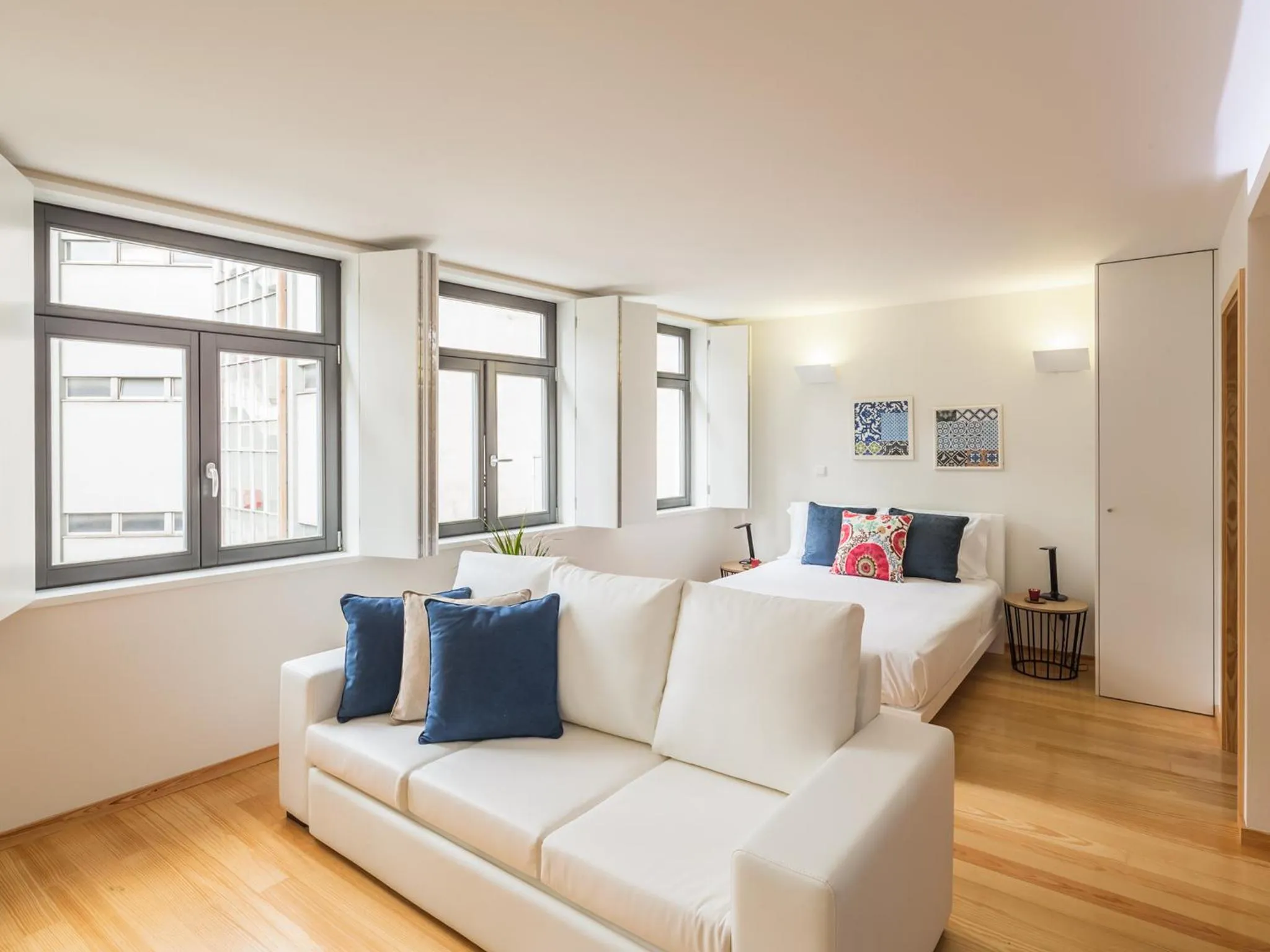 Photo of the whole room in InSitu Trindade by Guestify