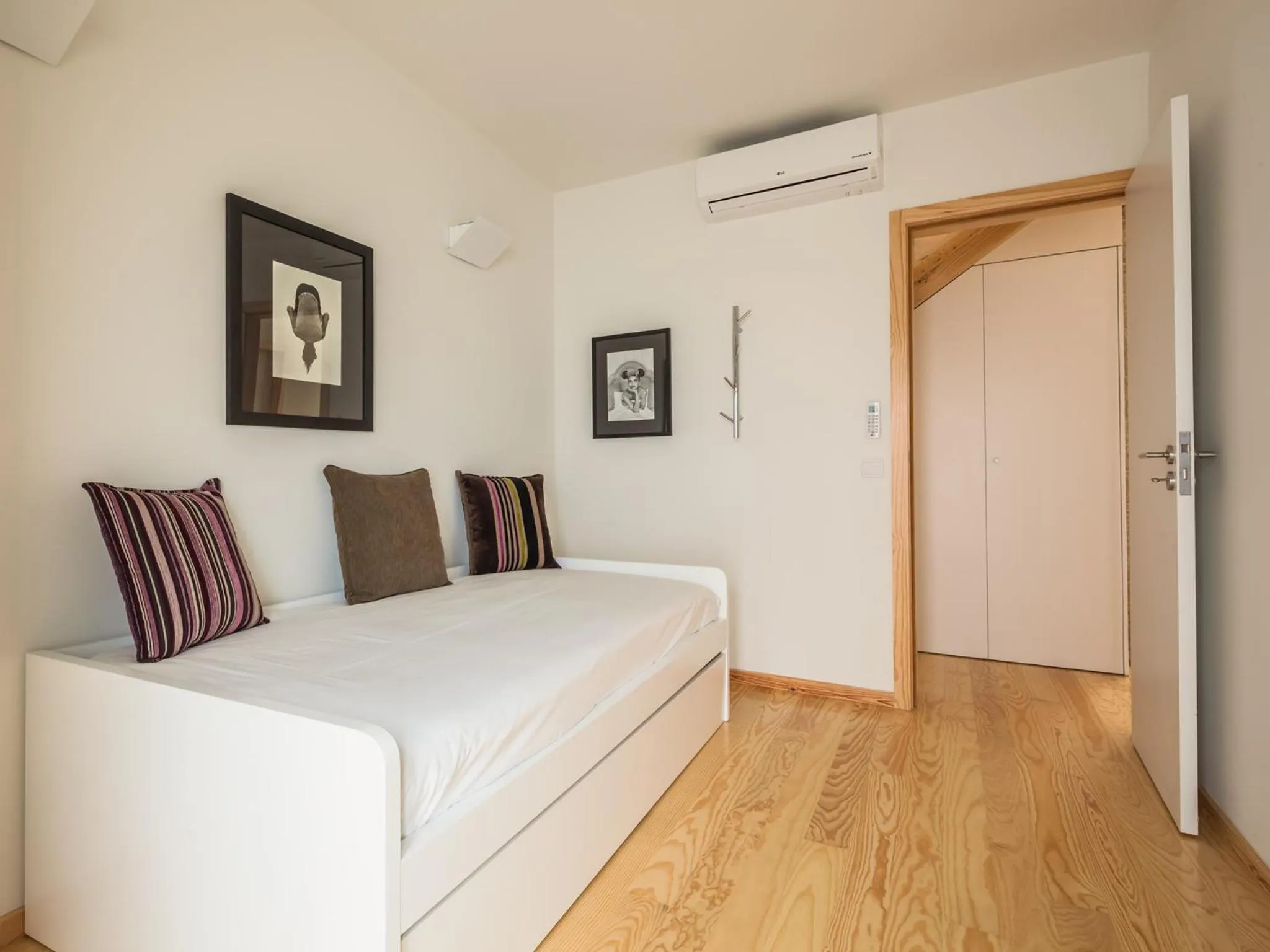 Bed in InSitu Trindade by Guestify