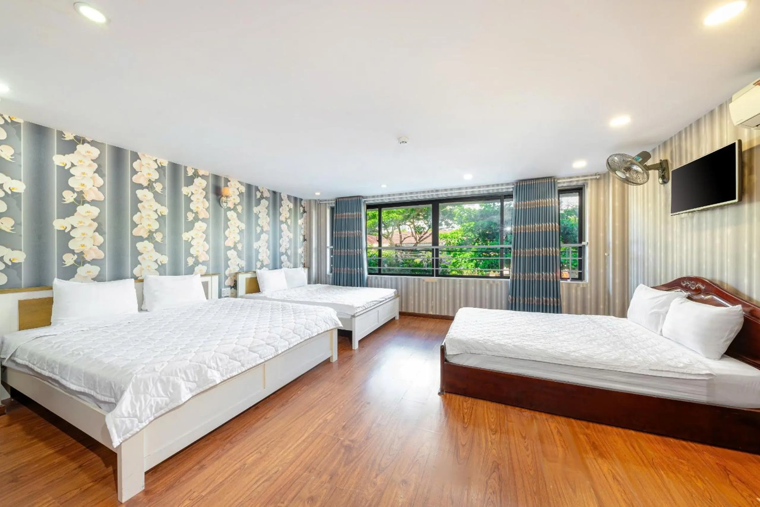 Bed in Hằng Nga Hotel