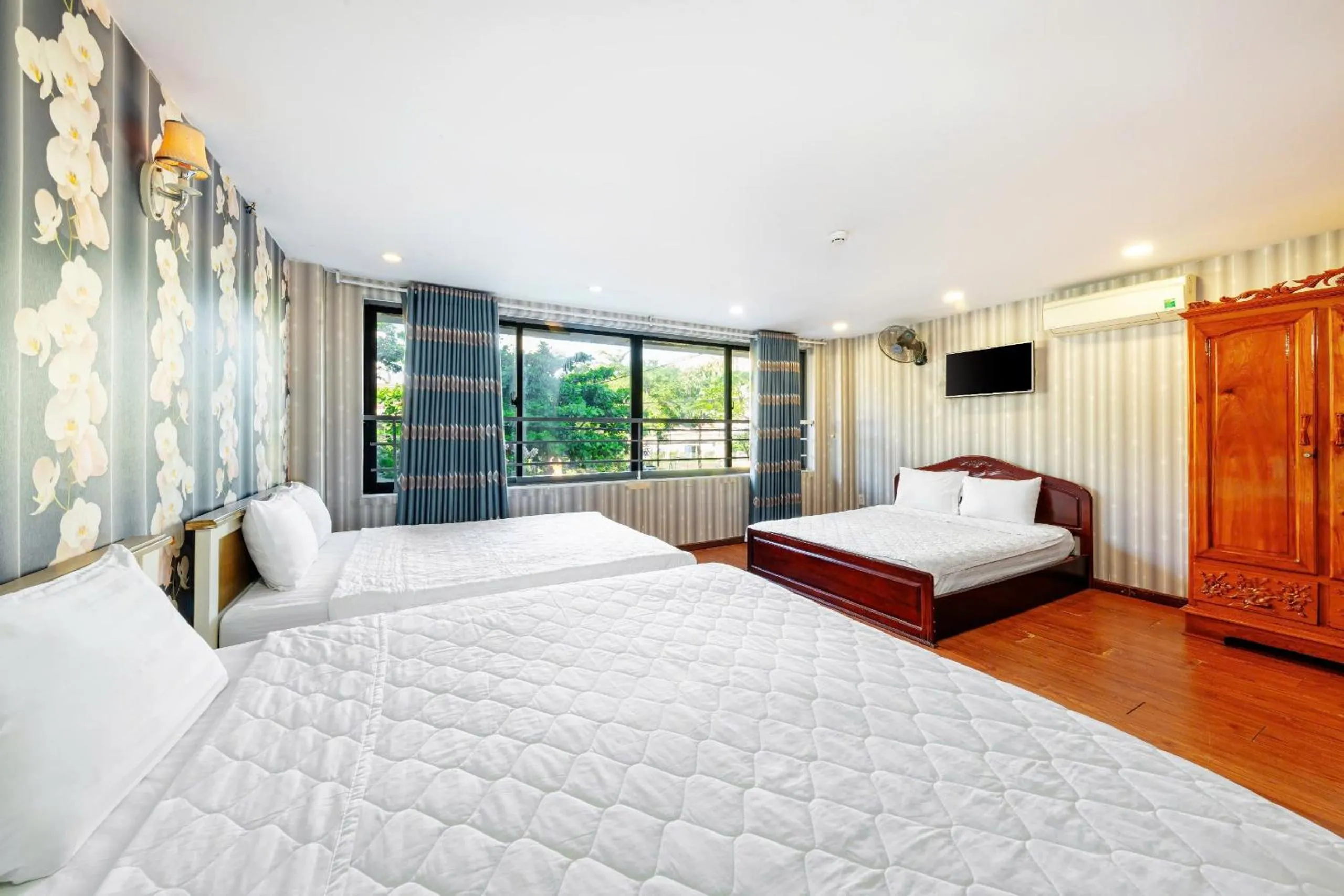 Bed in Hằng Nga Hotel