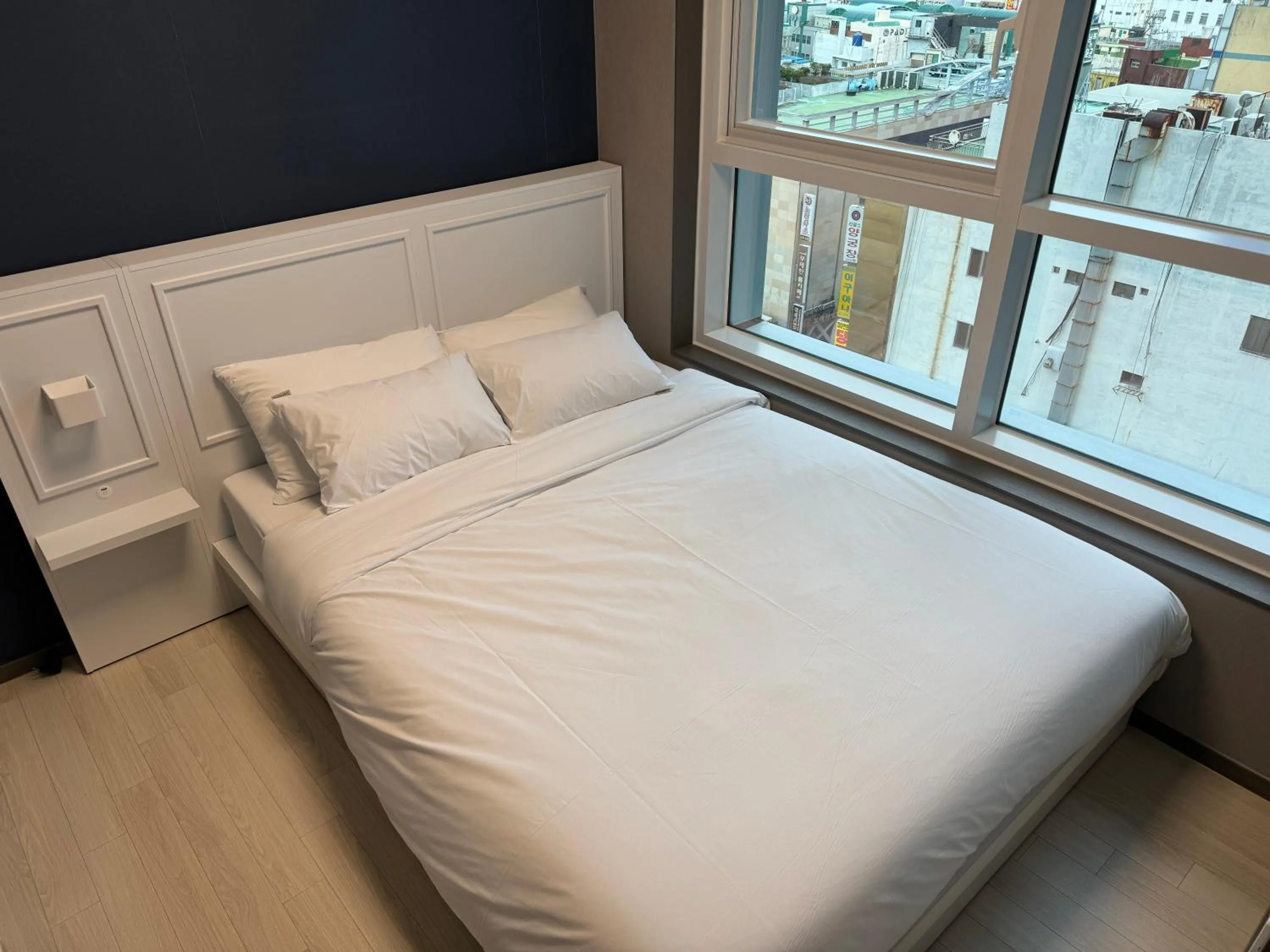 Bedroom, Bed in Nampo The Bayment BLINGEASTERN