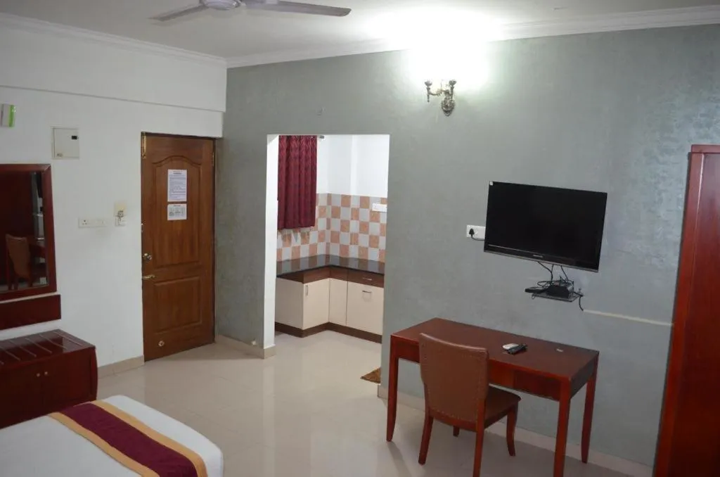 Triple Room with Balcony in White Bricks Inn