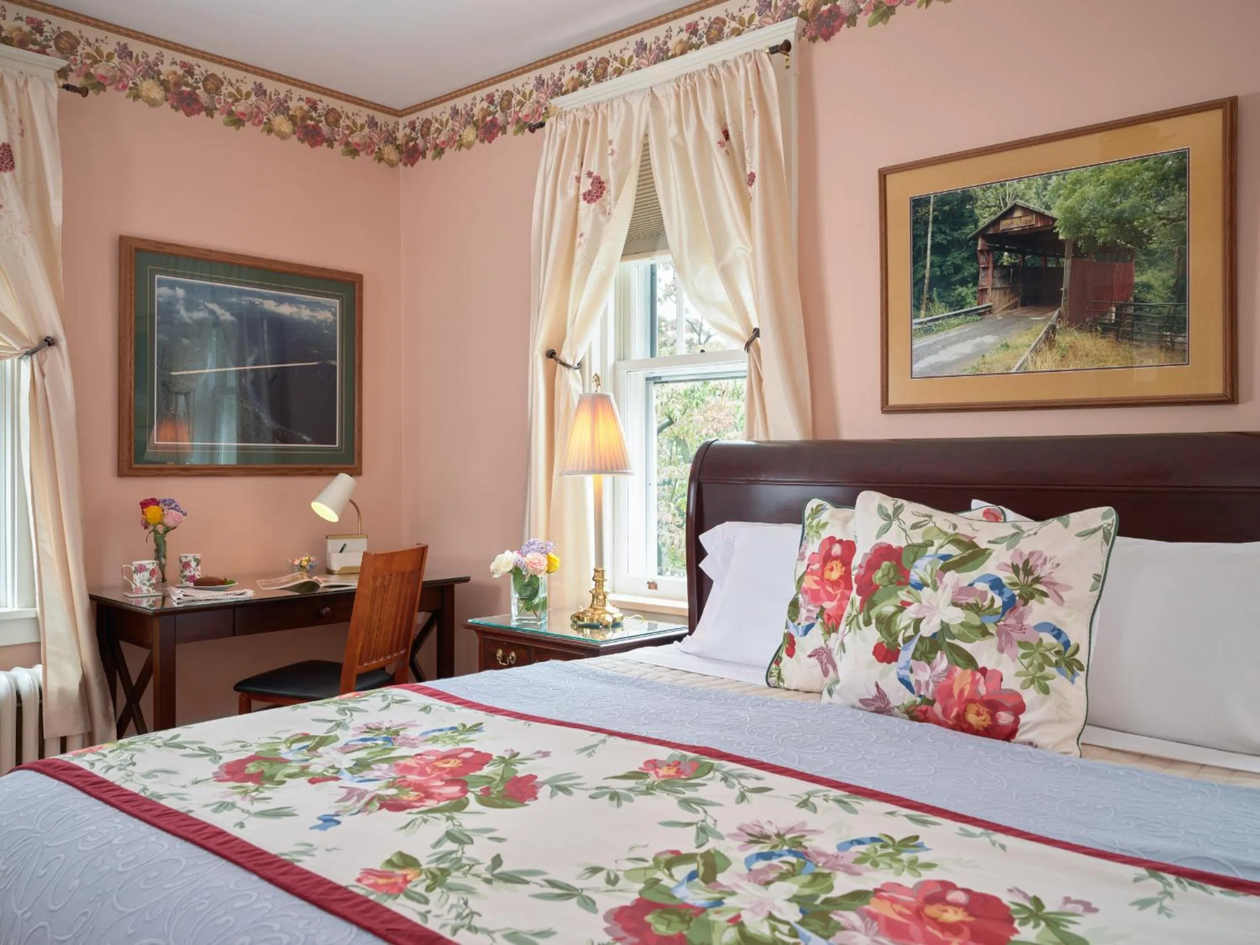 Bedroom, Bed in Mooreland Garden Inn