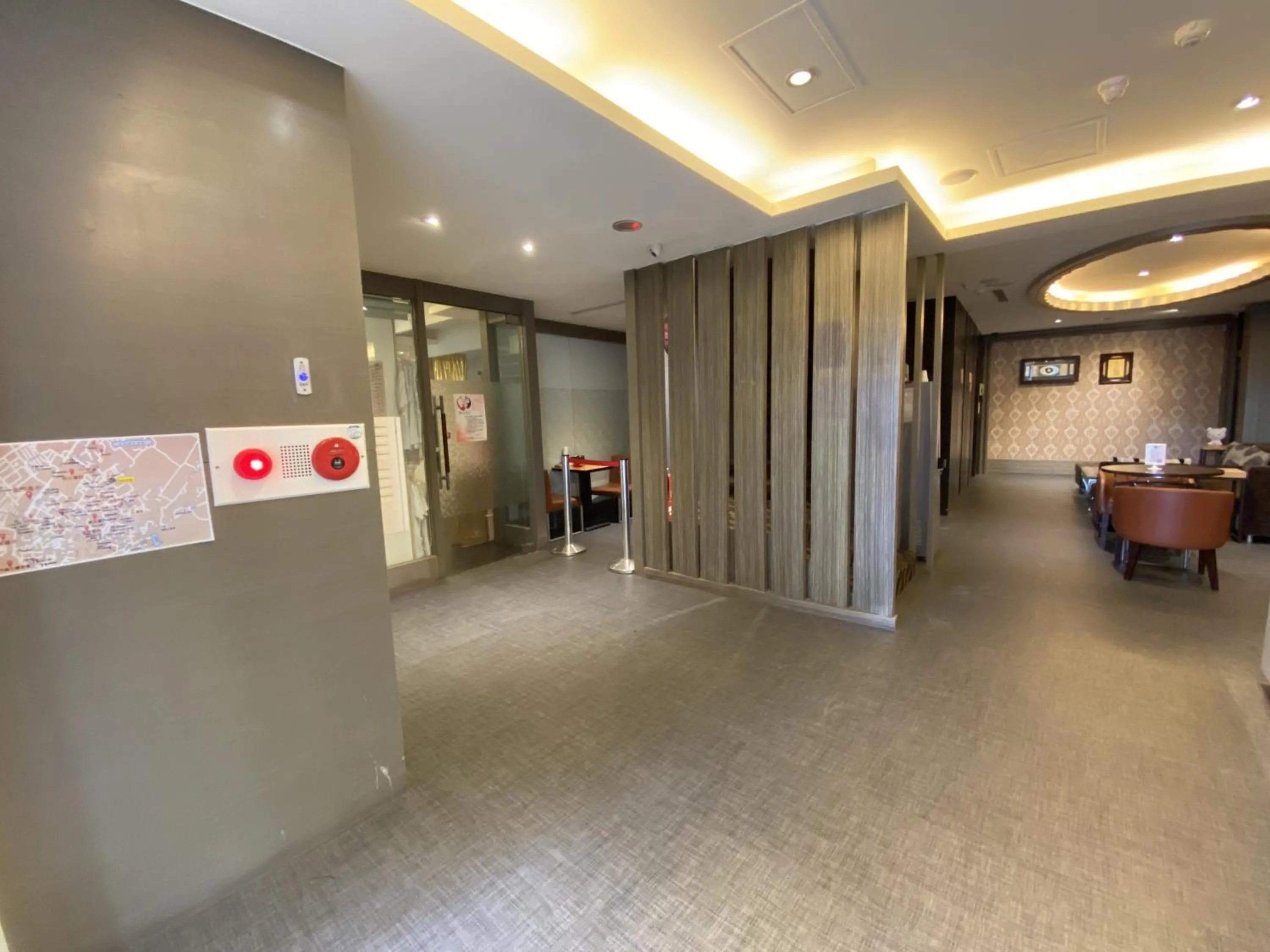 Communal lounge/ TV room in IN99 Hotel