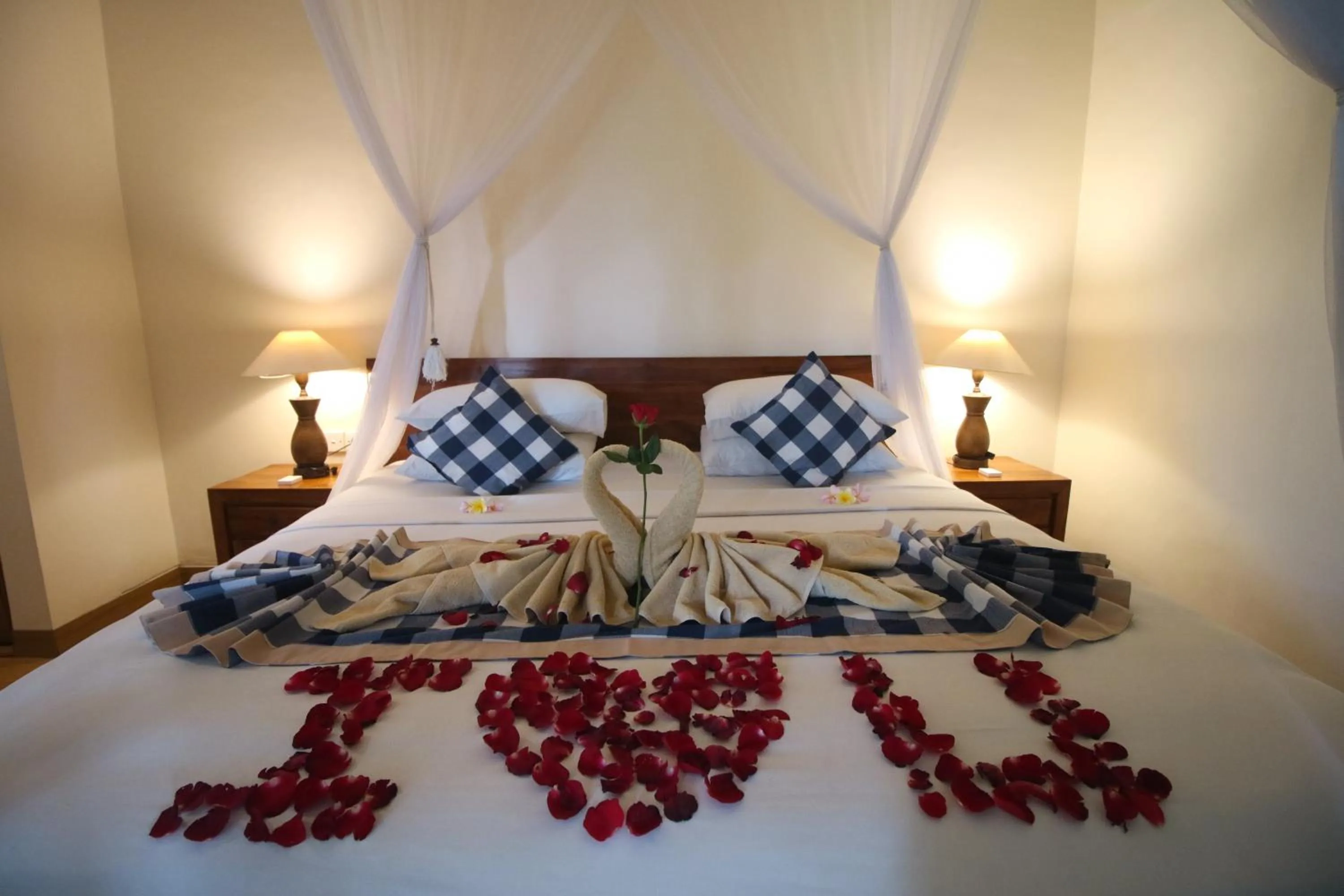 Bed in Villa Capung Mas Ubud