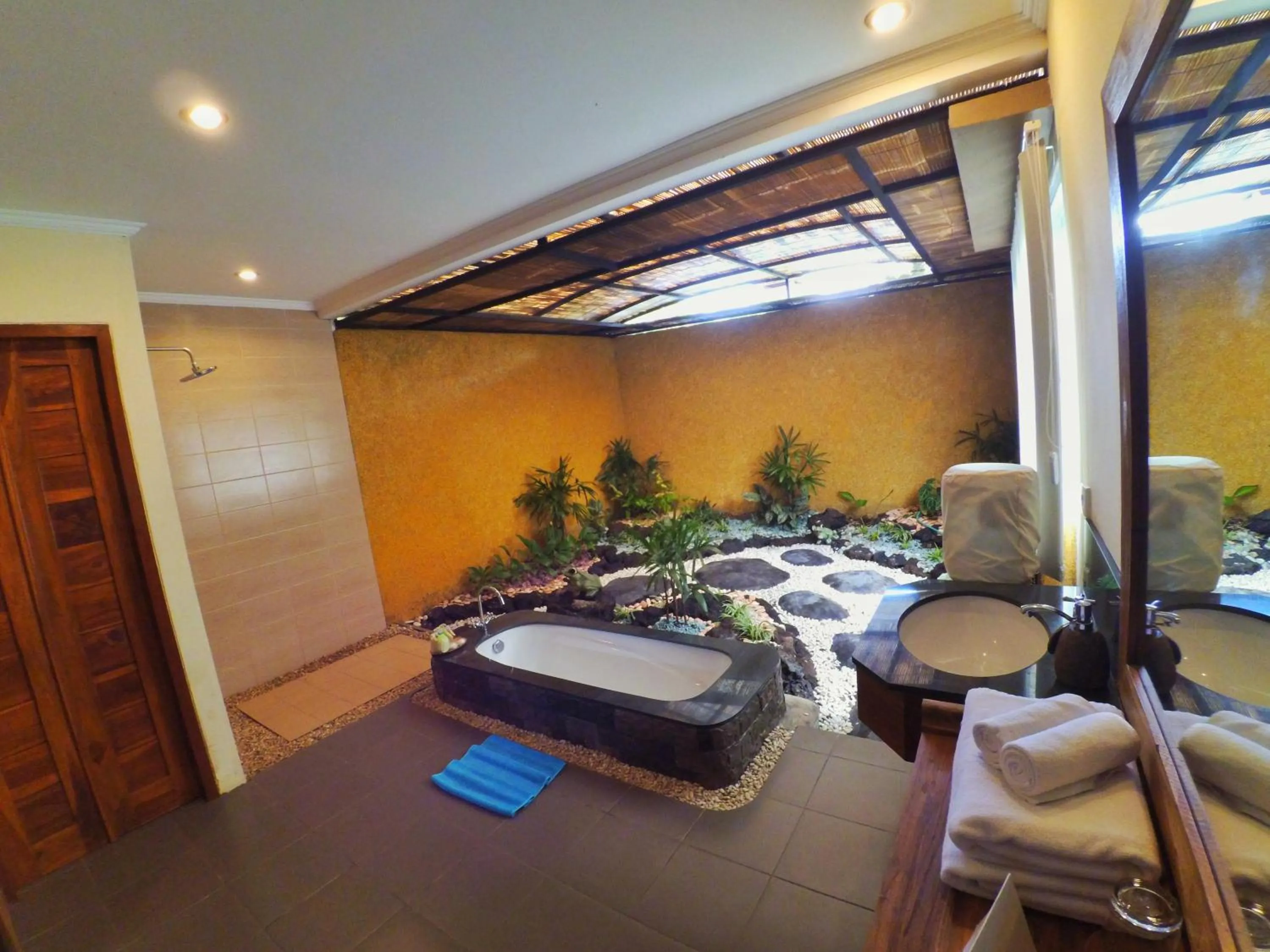 Bathroom, Bed in Villa Capung Mas Ubud